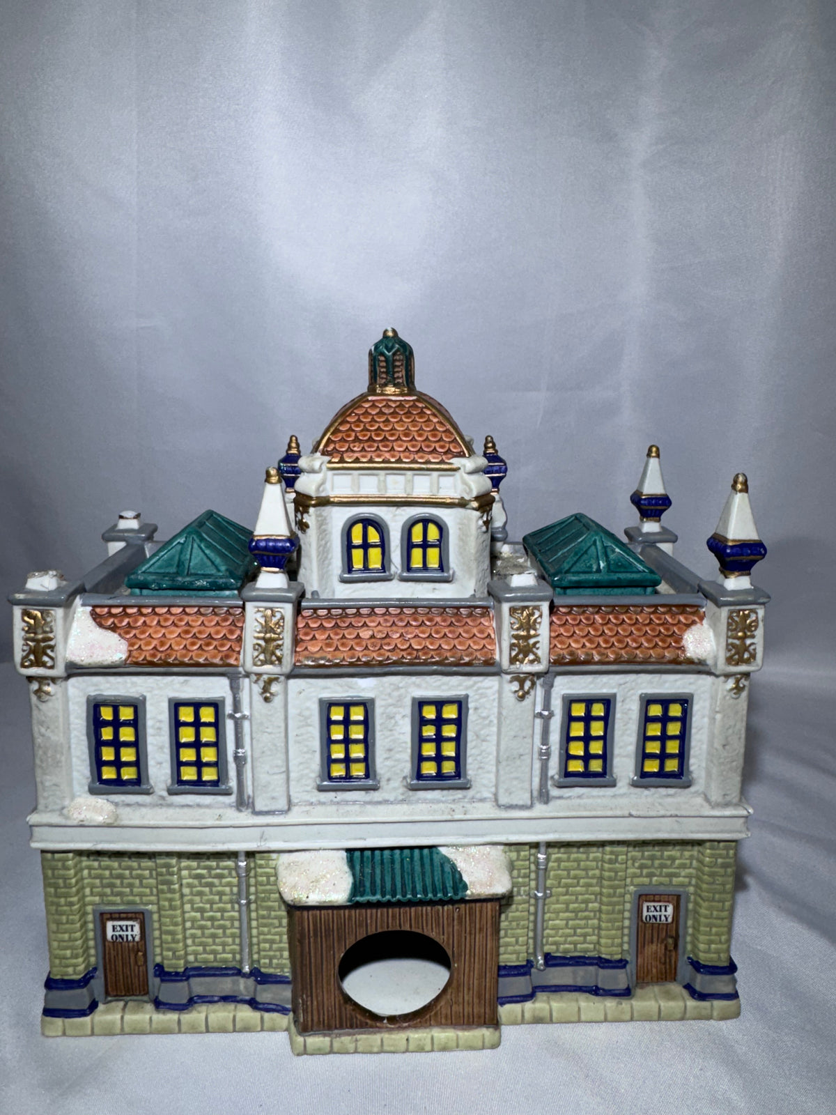 Lemax Caddington Village Old Pacific Theater #05451 – Retired Lighted Porcelain Building (2000)