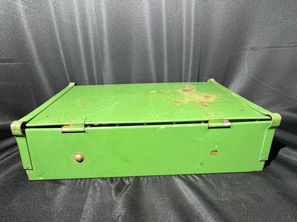 Vintage Coleman Model 415C Two-Burner Camp Stove – WWII Era (1940–1943) – Untested