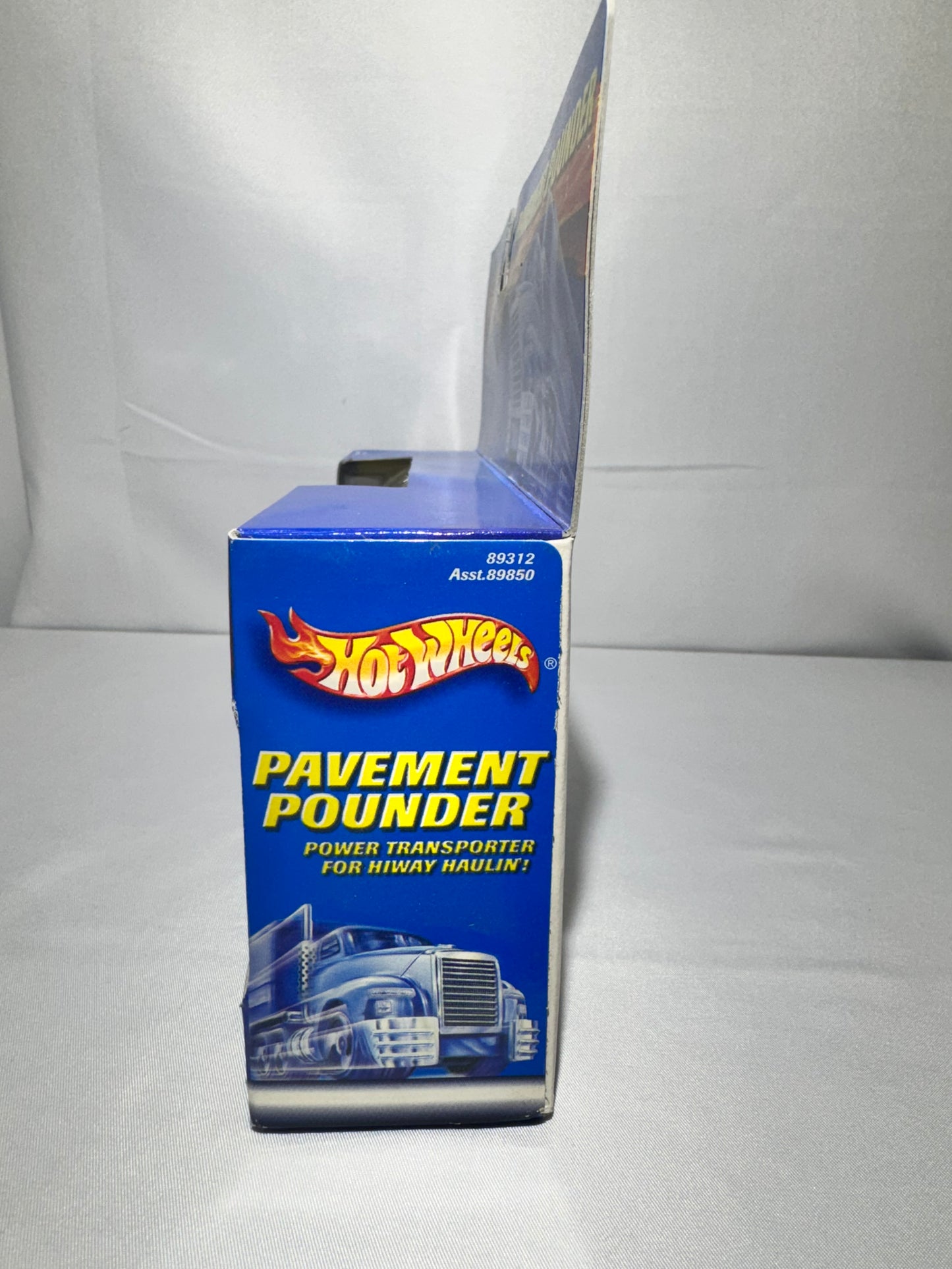 Hot Wheels Pavement Pounder – Dead Man’s Curve (2000 Mattel)