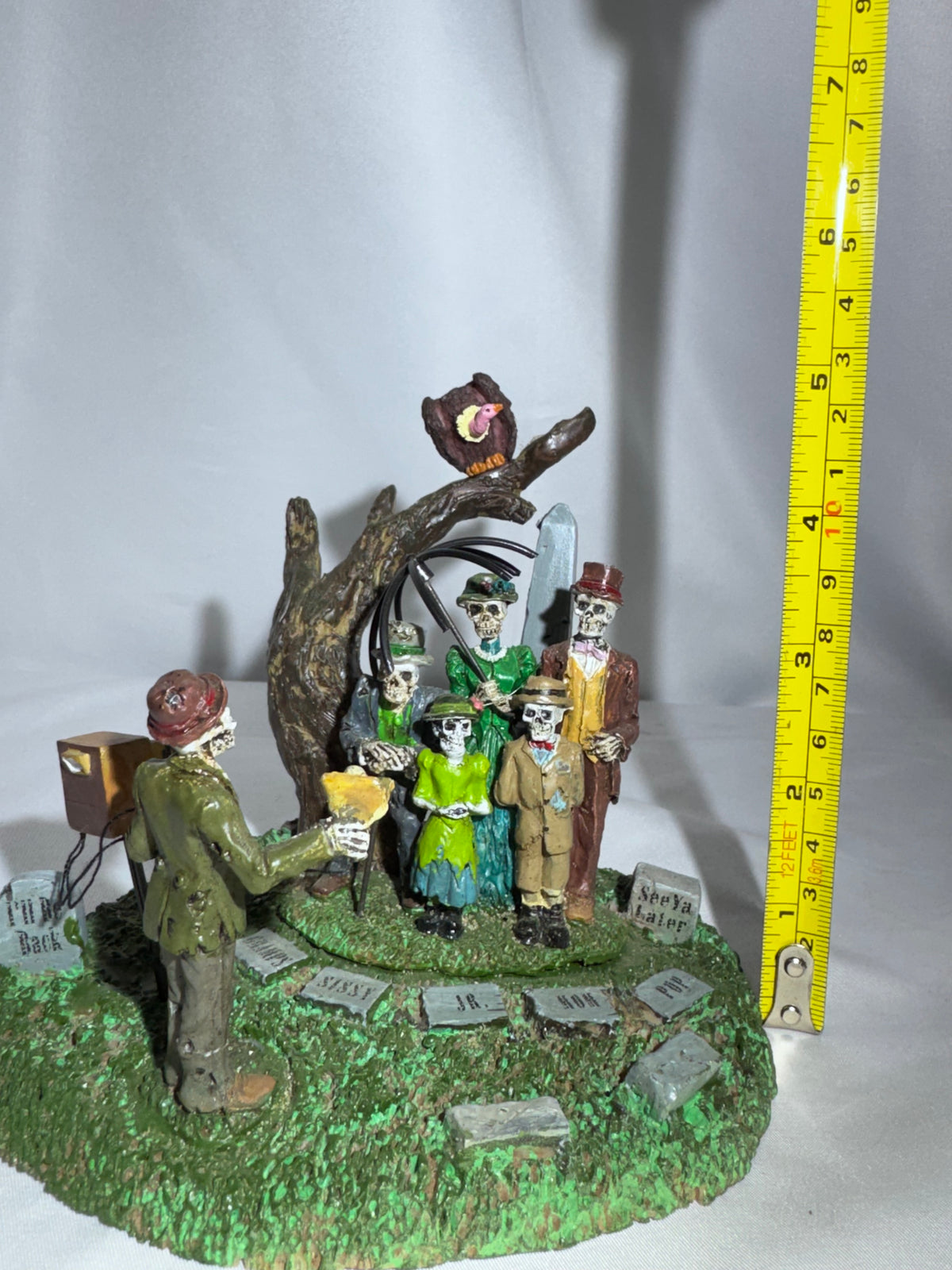 Lemax Spooky Town “Funeral Photo” Figurine Set #93713 – 2009 Retired Halloween