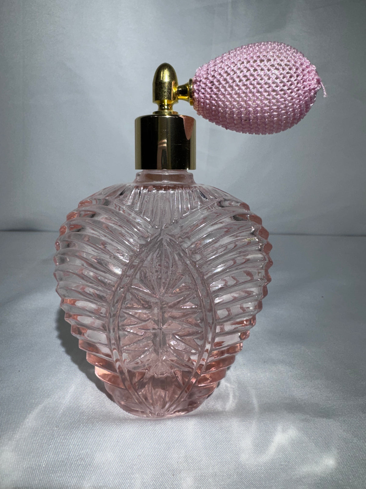 Vintage Pink Glass Perfume Atomizer Bottle Ribbed Faceted Design Gold Tone Sprayer