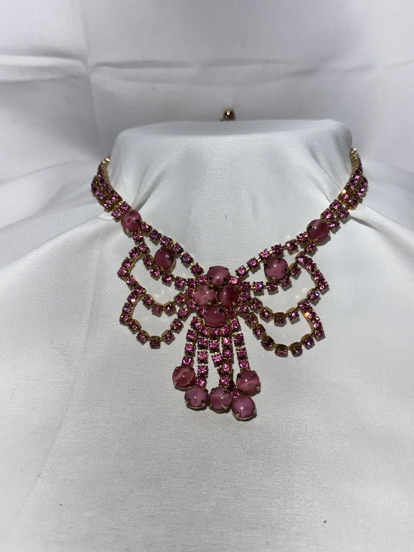 Vintage Pink Rhinestone Necklace with Cabochon Stone & Gold-Tone Setting – Adjustable 15” Length with Five Dangles