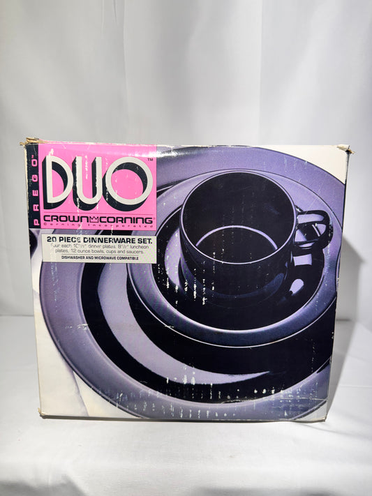 Crown Corning 20 piece Dinnerware set-9230-BBK- Stoneware - Black