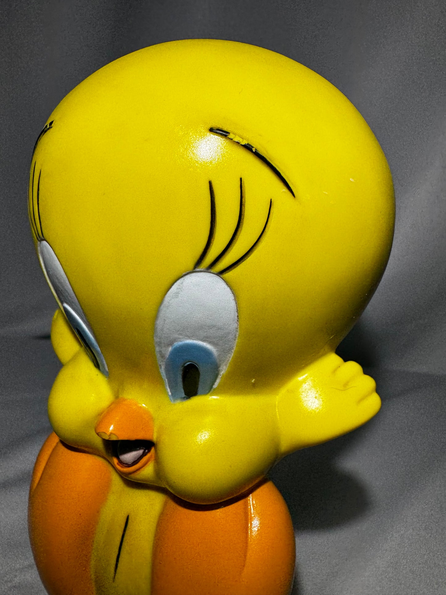 1996 Six Flags Warner Bros Tweety Bird Piggy Bank Resin Plastic Coin Bank 7.5” Vintage