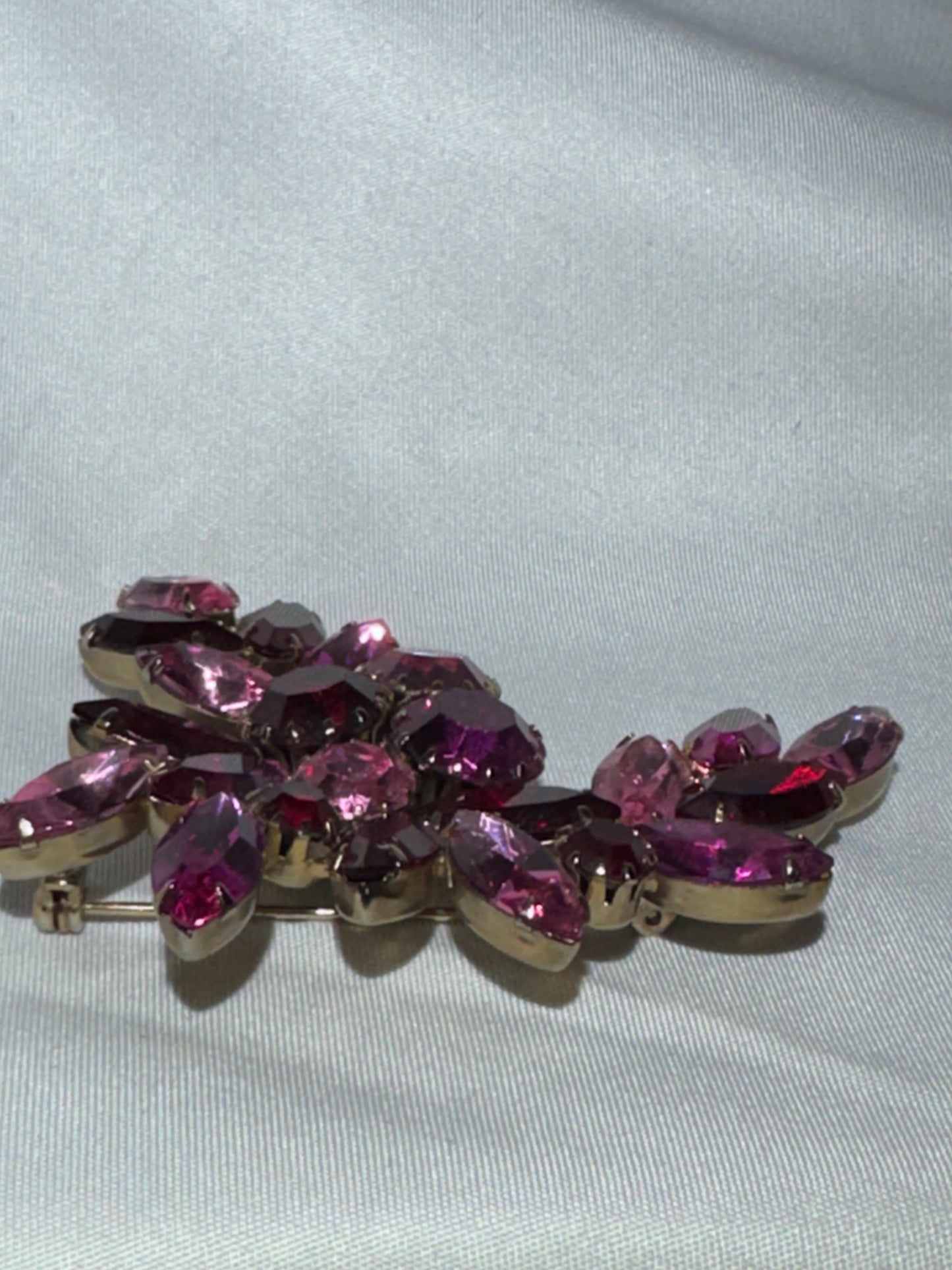 Vintage Pink & Red Rhinestone Cluster Spray Brooch – Mid-Century Costume Jewelry