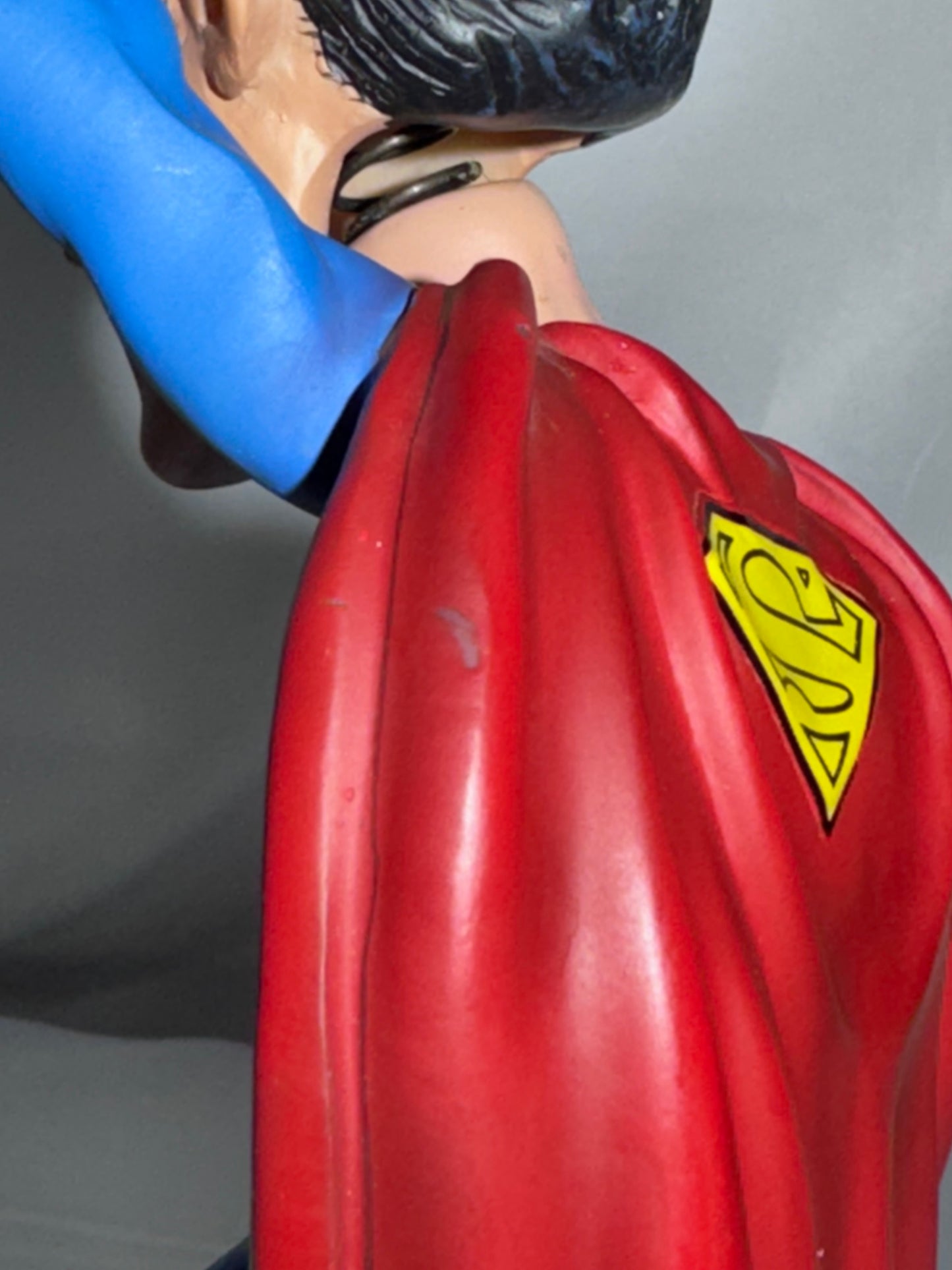 NECA DC Originals Superman Head Knocker Bobblehead – 8” Hand-Painted Resin – Original Box