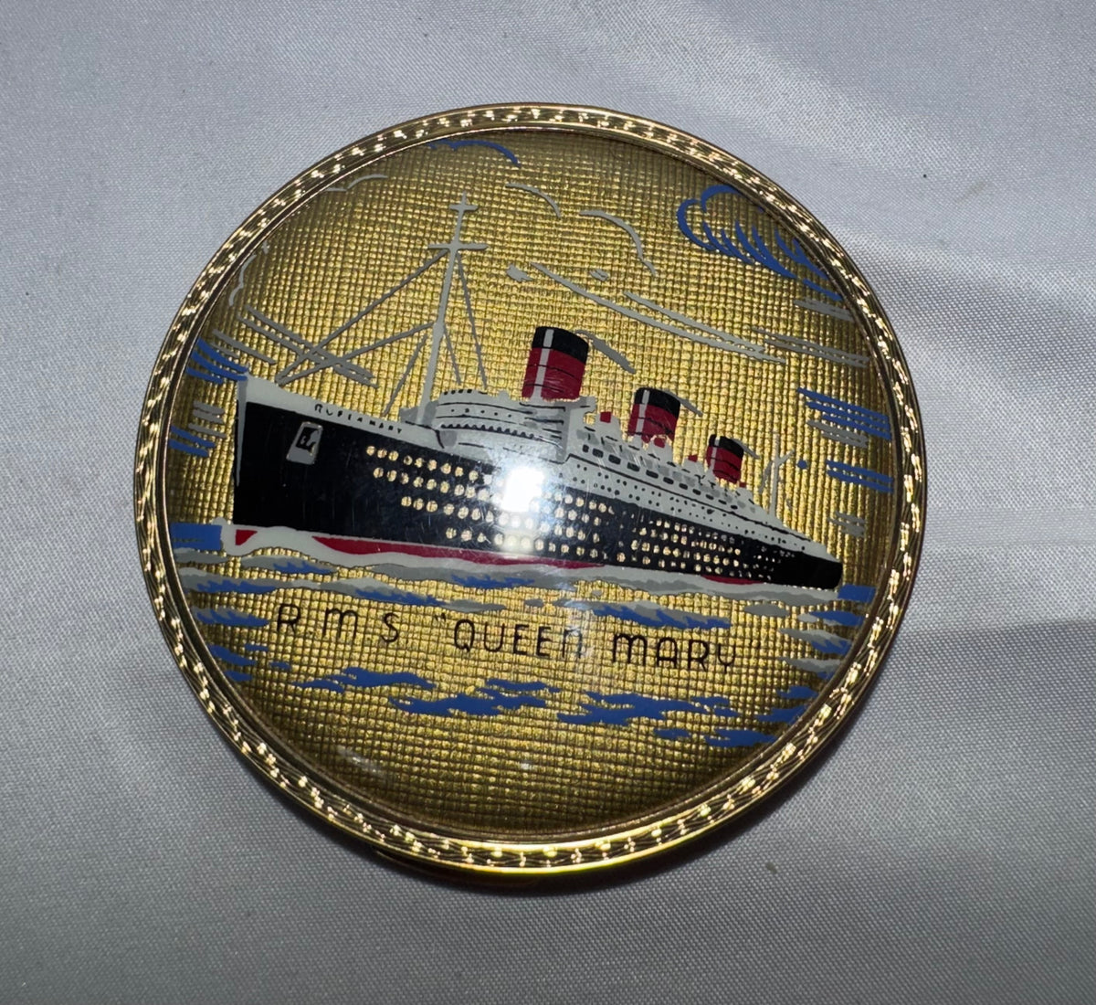 Vintage Stratton Powder Compact – R.M.S. Queen Mary – Circa 1950s – Complete with Travel Pouch