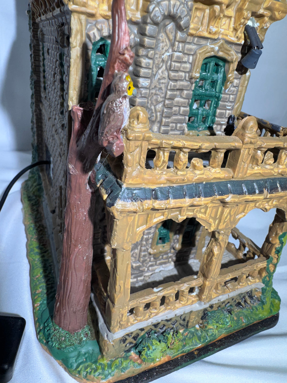 Lemax Spooky Town Withered Mansion #45662 – Retired 2014–2019 Halloween Village