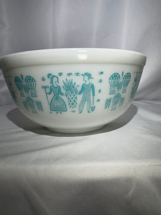 Rare Vintage Pyrex 403 Amish Butterprint Mixing Bowl – Reverse Pattern lady on the left– Turquoise on White
