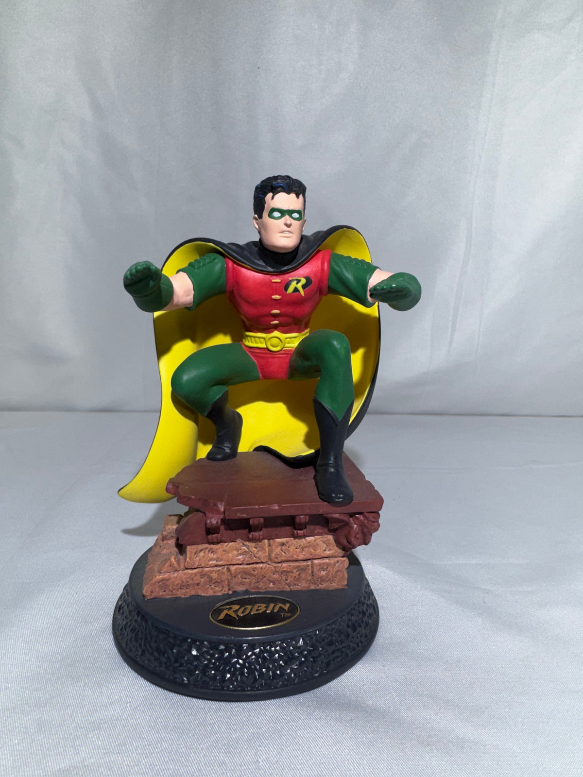 Hallmark 1996 DC Super Heroes Modern Era Robin Figurine – “World’s Bravest Teenager”