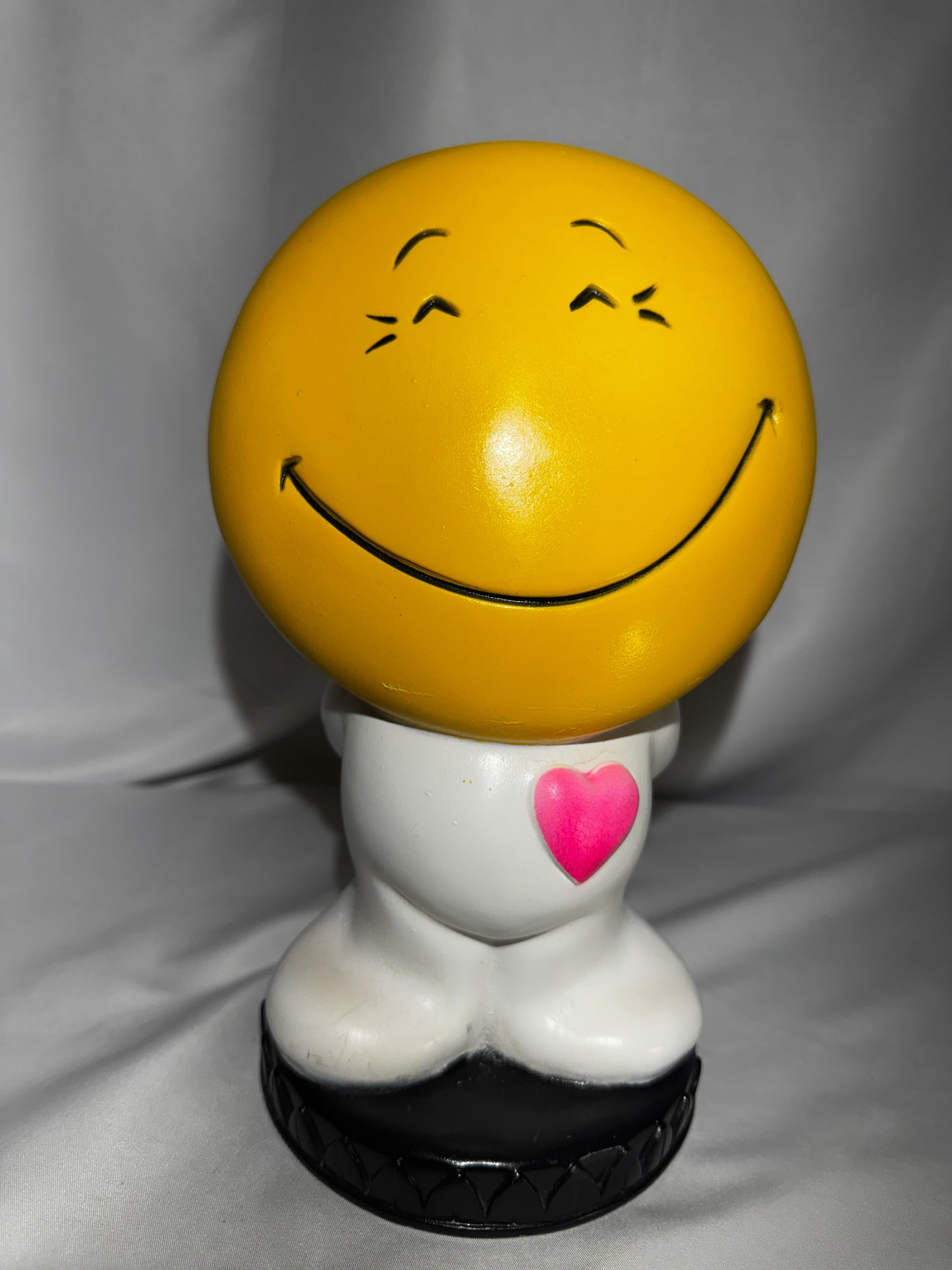 Vintage 1971 Play Pal Plastics Yellow Smiley Face Coin Bank 11” Blow Mold Heart