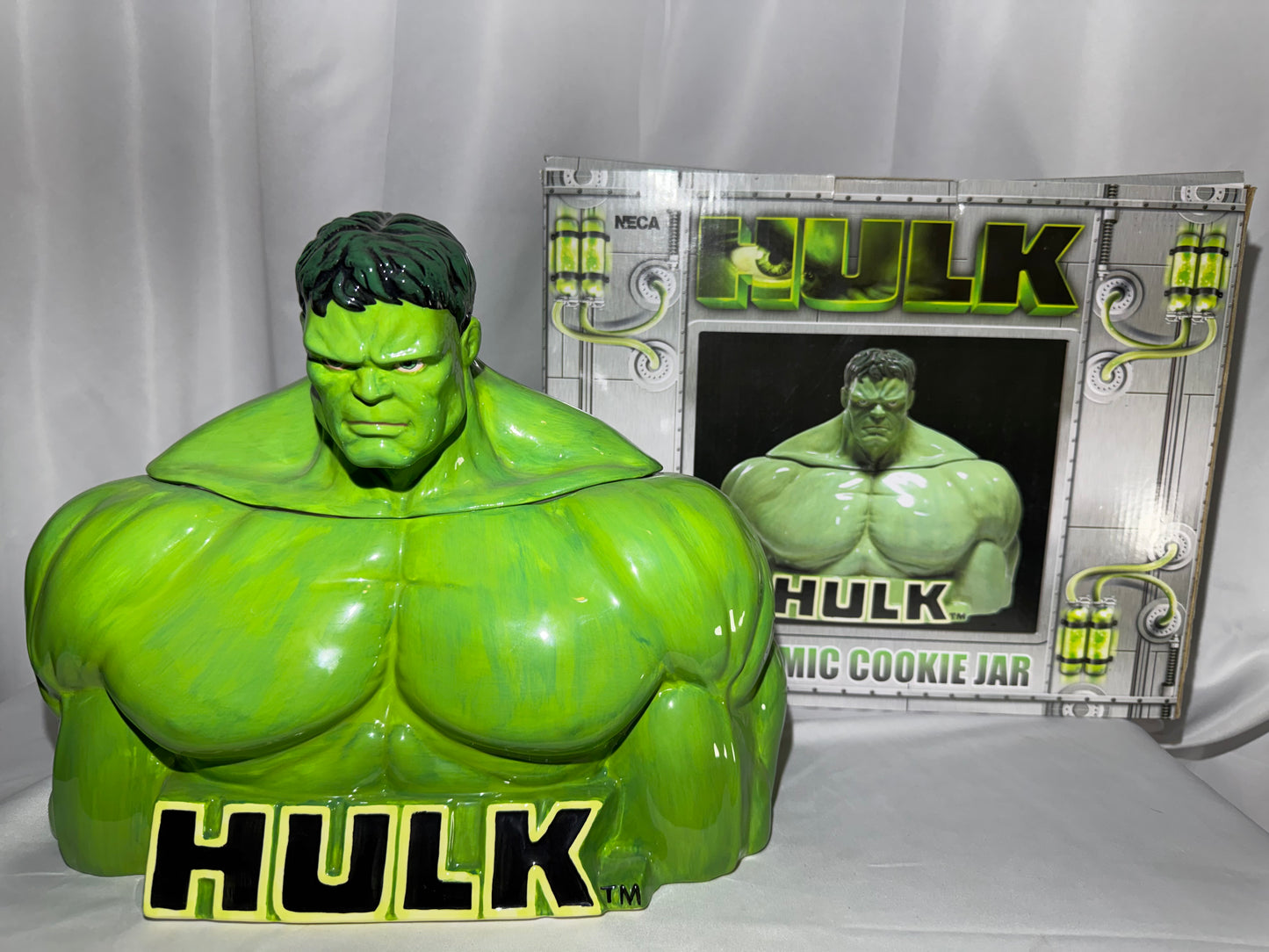2003 NECA Marvel Hulk Ceramic Cookie Jar w/ Original Box Universal Studios 10”
