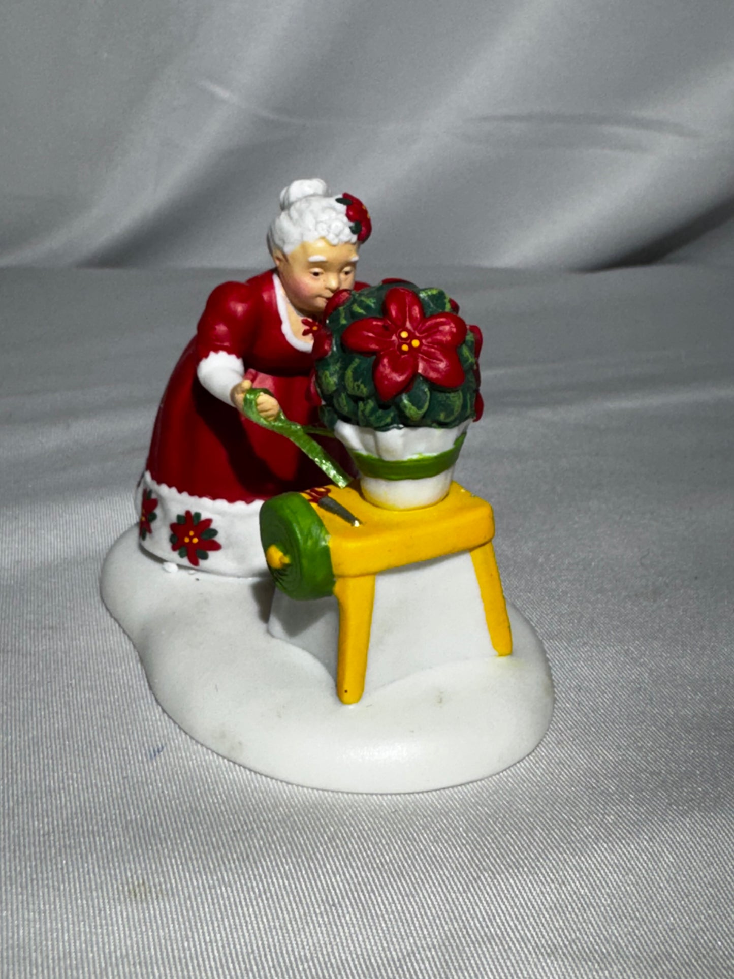 Department 56 Mrs. Claus’ Perfect Poinsettias #56.57212 North Pole Retired