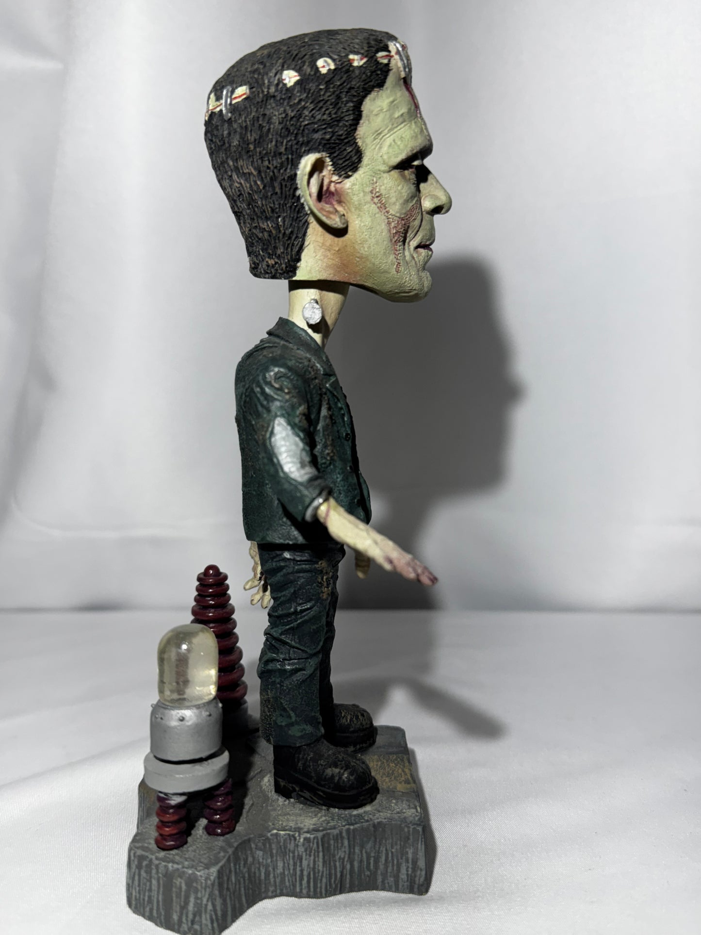 NECA Universal Monsters Frankenstein Head Knocker Bobblehead Figure 2006 w/Box
