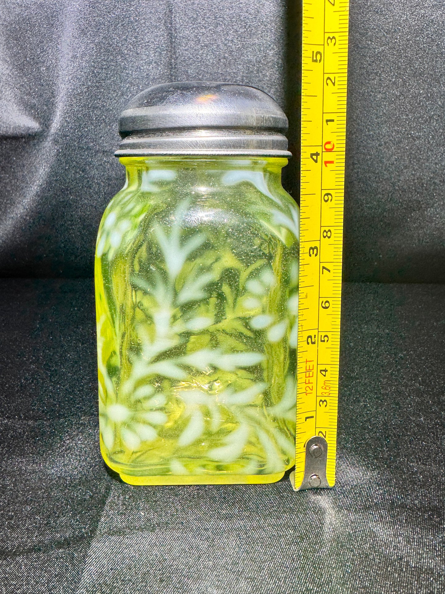 Vintage Daisy & Fern Square Shaker – Uranium Glass