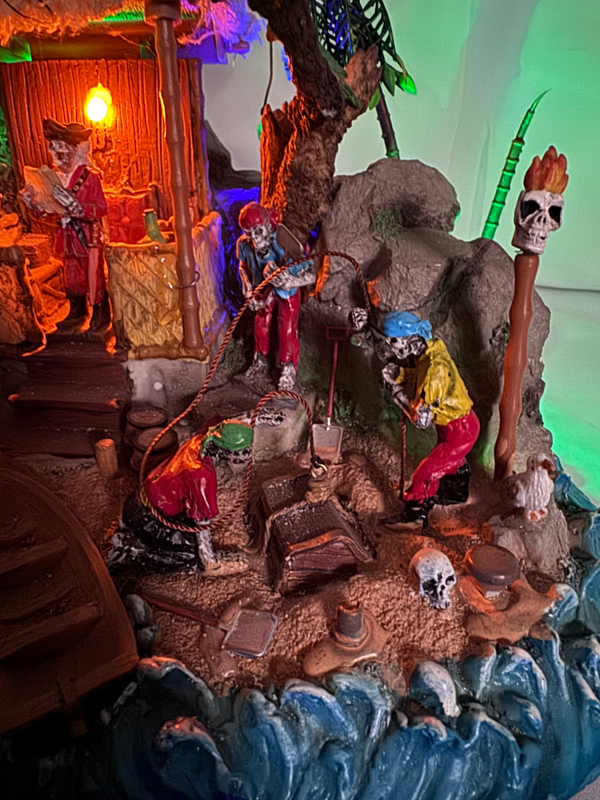 Lemax Spooky Town Pirates’ Hideout #84764 — Retired 2008 Halloween Village