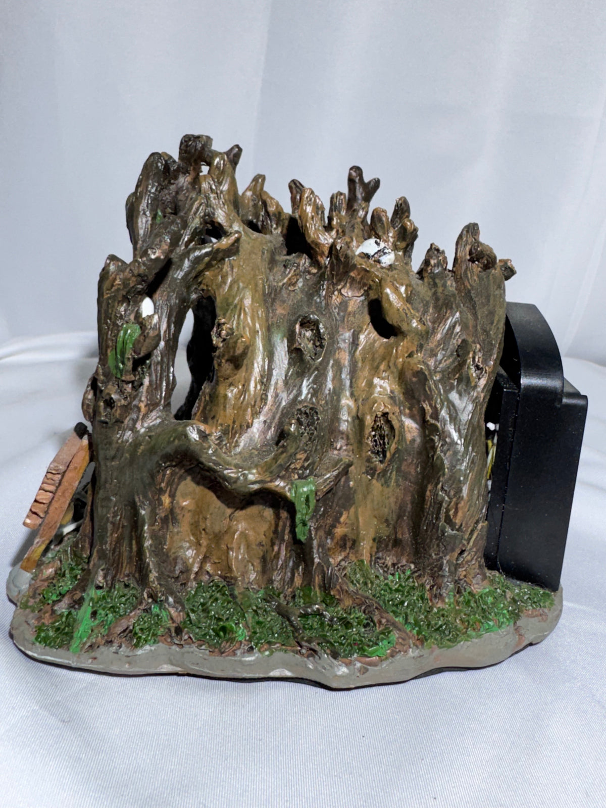 Lemax Spooky Town Haunted Grove #64423 – Lighted & Animated Halloween Table Accent
