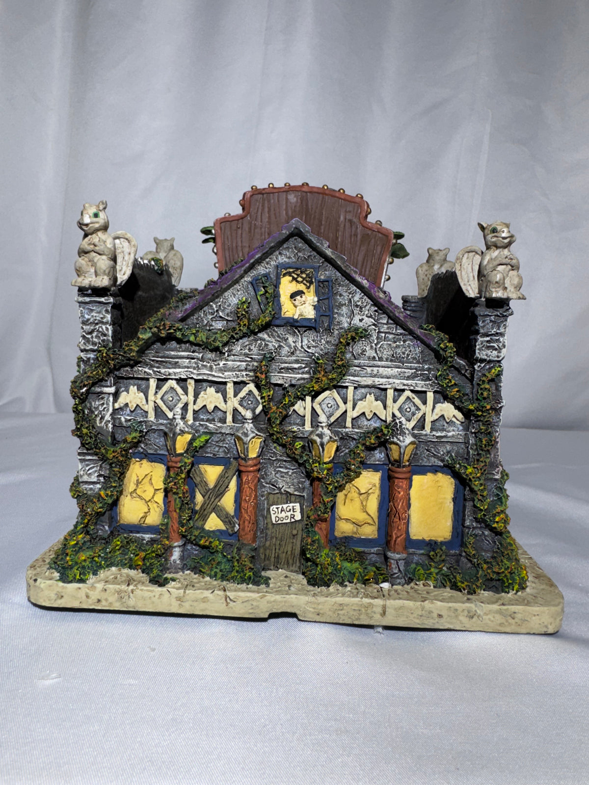 Hawthorne Village The Munsters Mockingbird Theater – A3257 – 2005 Halloween Village