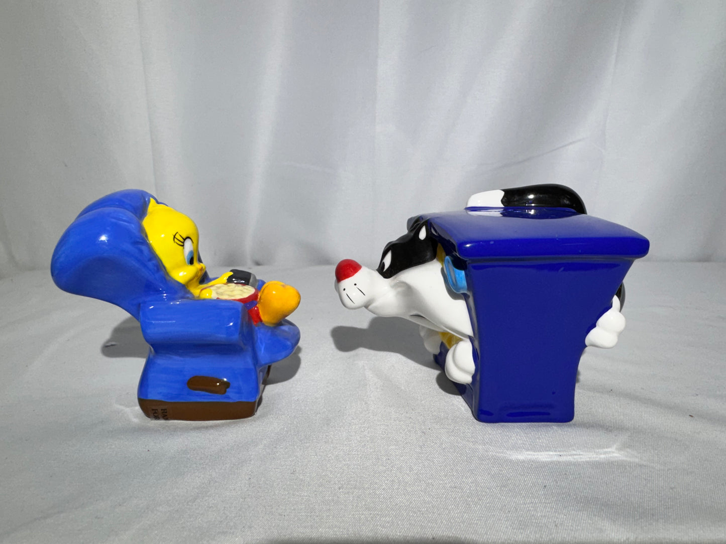 Tweety & Sylvester Salt and Pepper Shaker Set – Warner Bros. Looney Tunes (2001)
