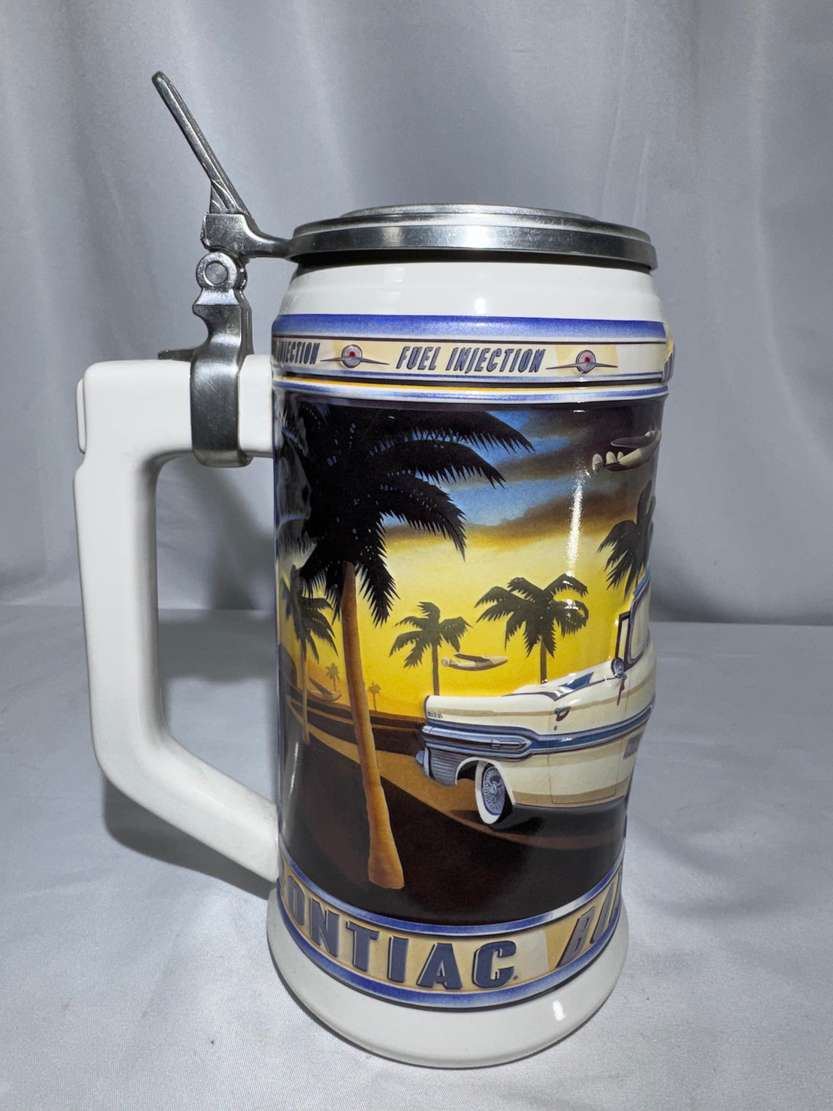 2001 Budweiser Classic Car Series – 1957 Pontiac Bonneville Convertible Collector Beer Stein – Original Box