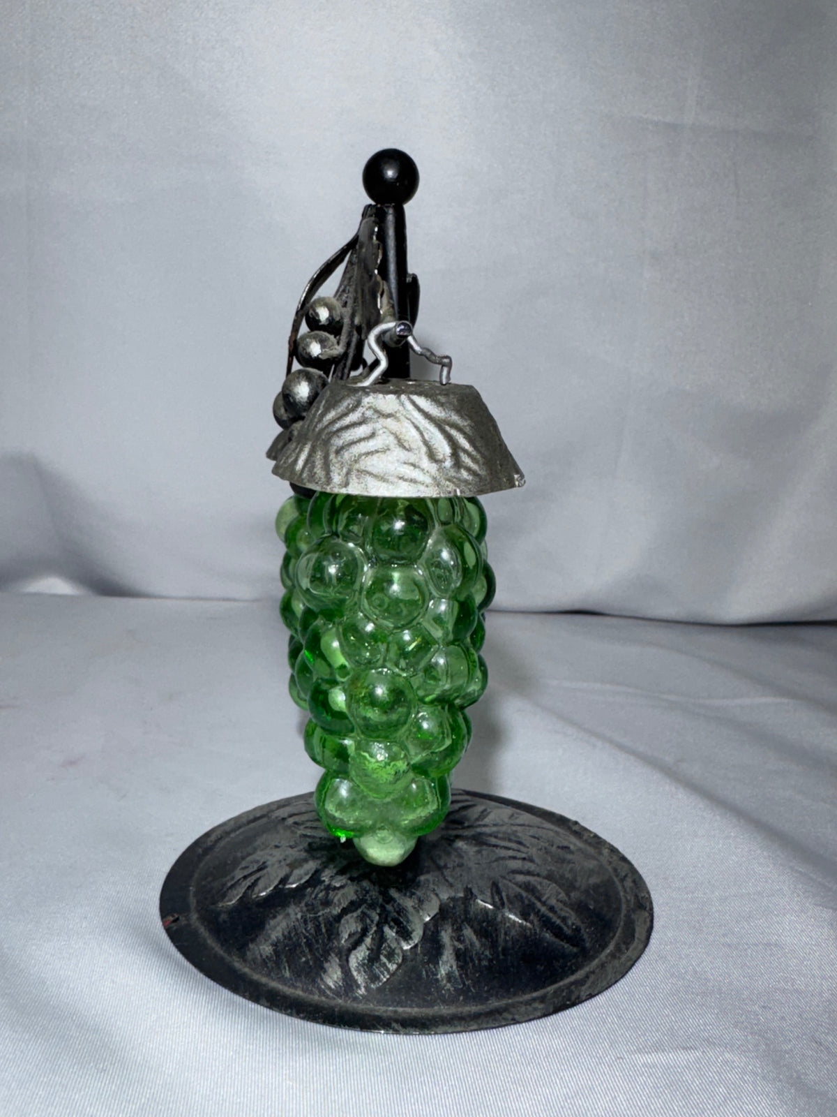 Vintage Green Glass Hanging Grape Salt & Pepper Shakers with Metal Vine Stand – 1950s–1960s