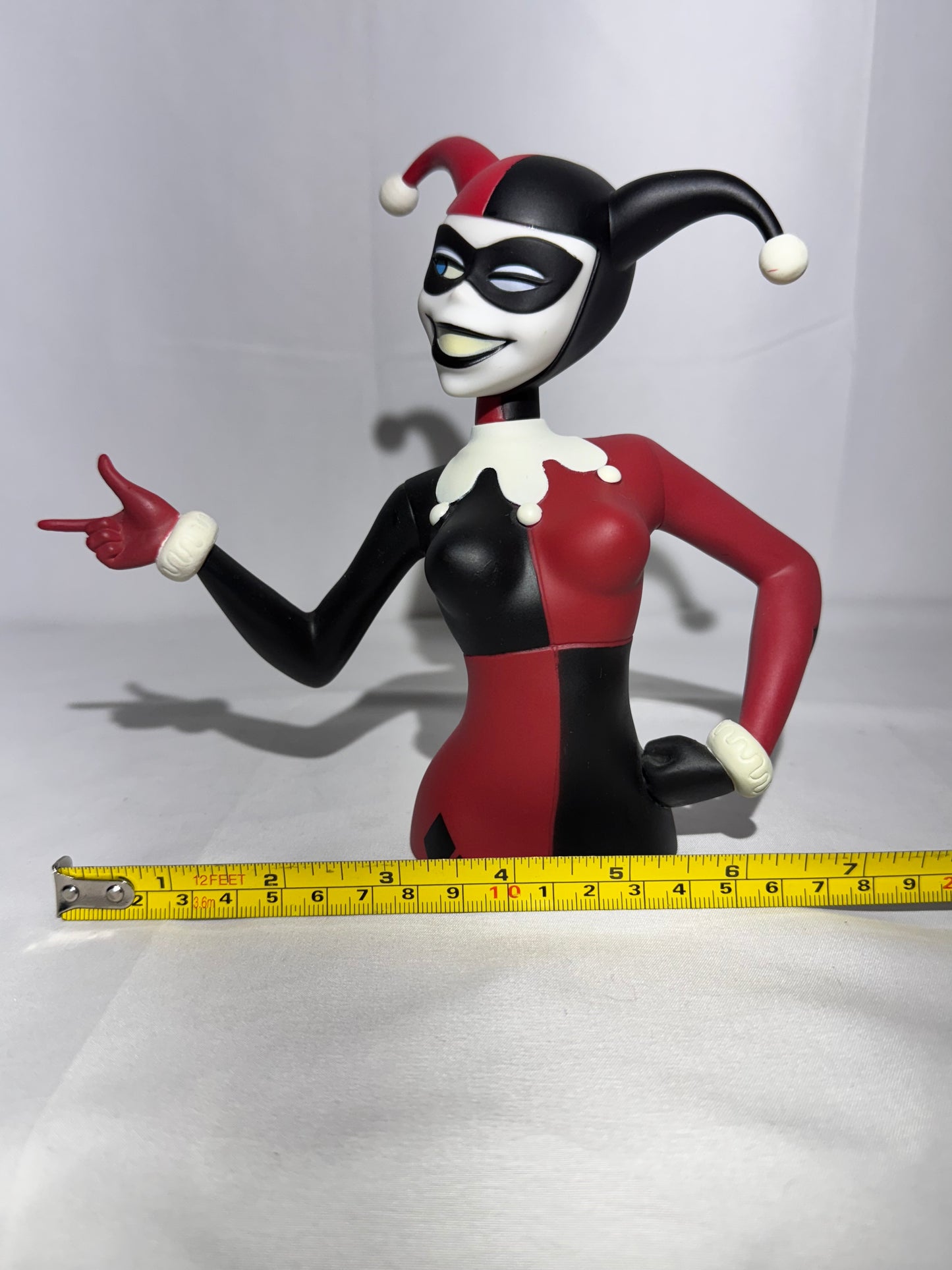 Harley Quinn Vinyl Bust Bank – Batman: The Animated Series – DC Comics / Warner Bros.