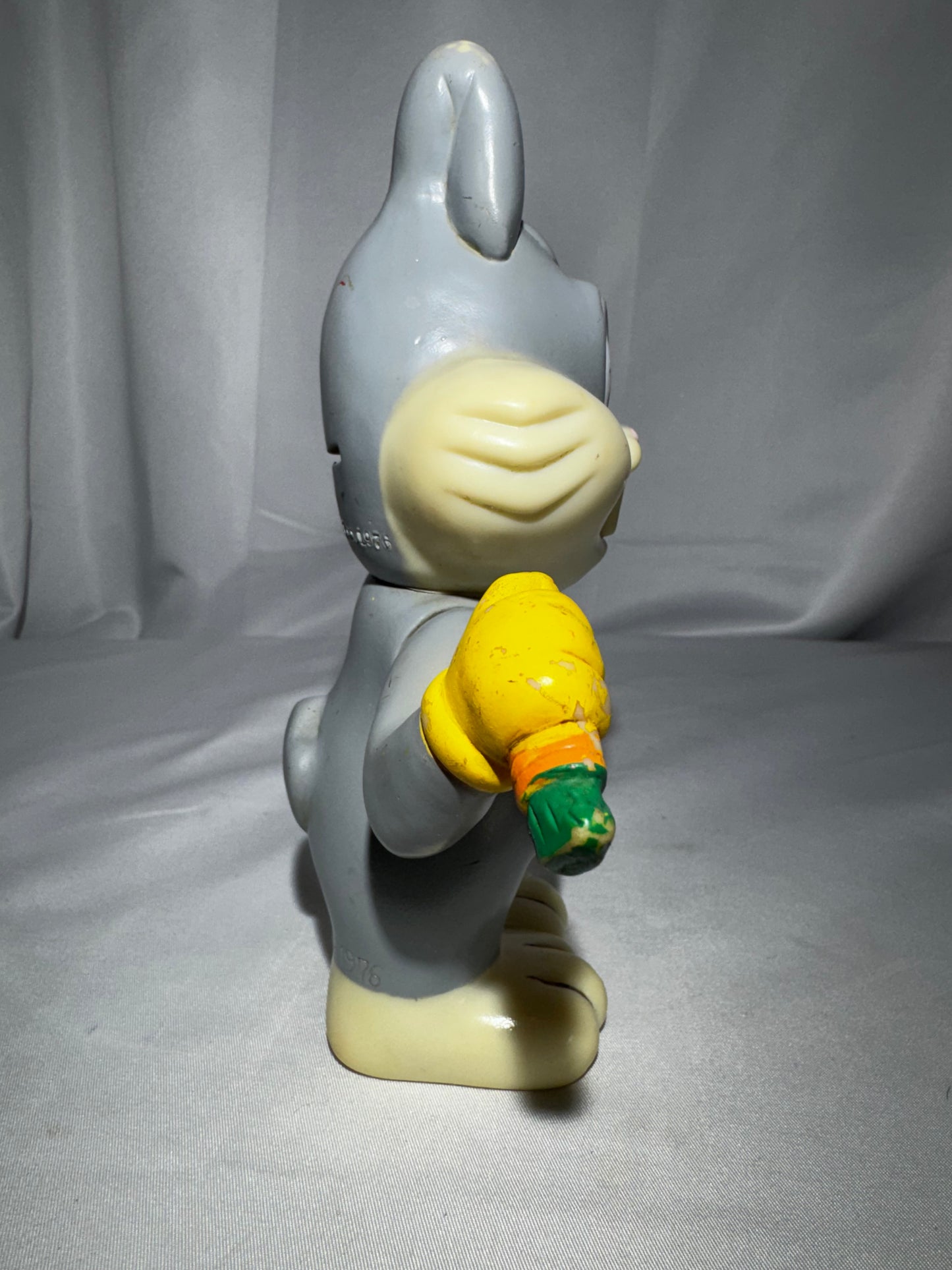 1976 R. Dakin Bugs Bunny Vinyl Coin Bank 7” Vintage Looney Tunes Warner Bros Chubby Bank