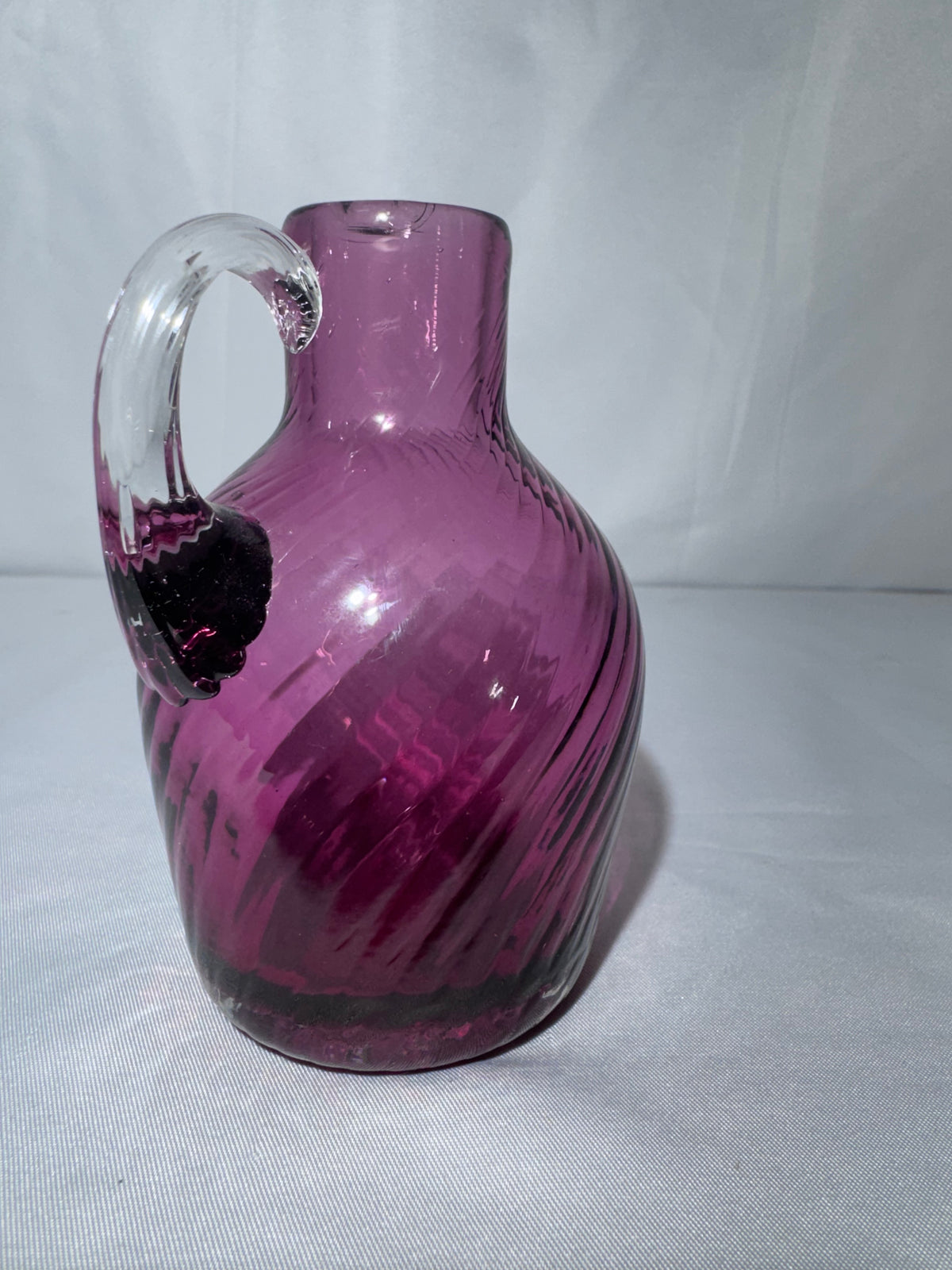 Vintage Hand-Blown Cranberry Art Glass Jug – Swirled Optic Pattern 70’s
