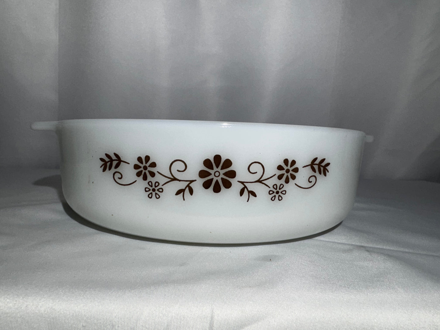Vintage Dynaware Pyr-O-Rey Milk Glass Casserole Baking Dish #15 Brown Daisy Floral