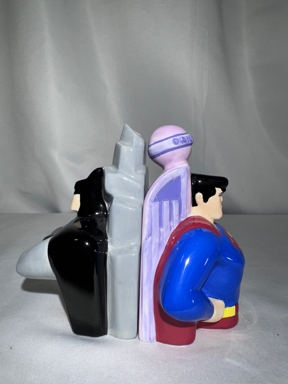1999 DC Comics Batman & Superman Back-to-Back Salt & Pepper Shakers – Warner Bros. Studio Store