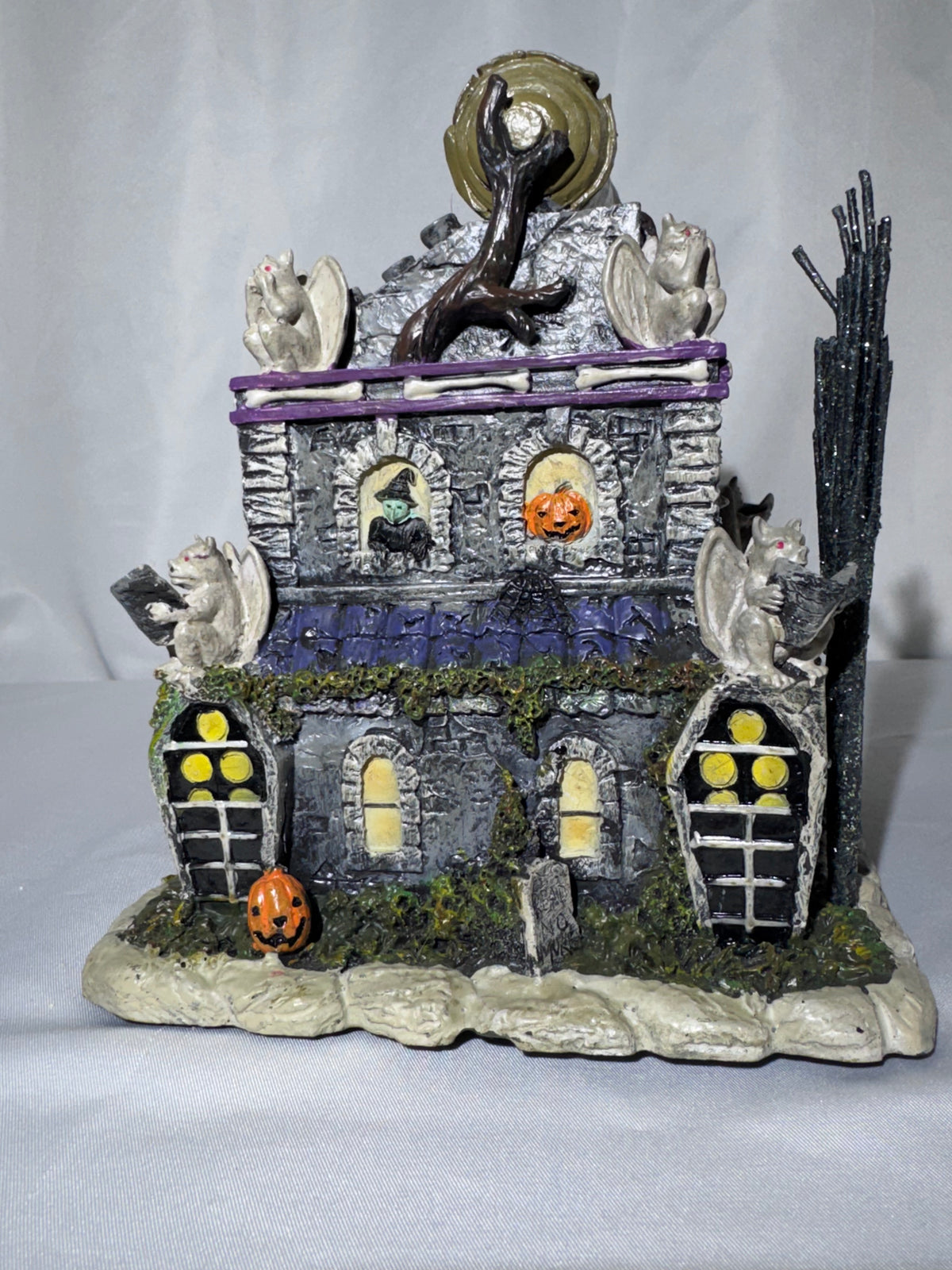 Hawthorne Village The Munsters 2004 Halloween Village – “Morticians Monthly Newspaper” Building A8582