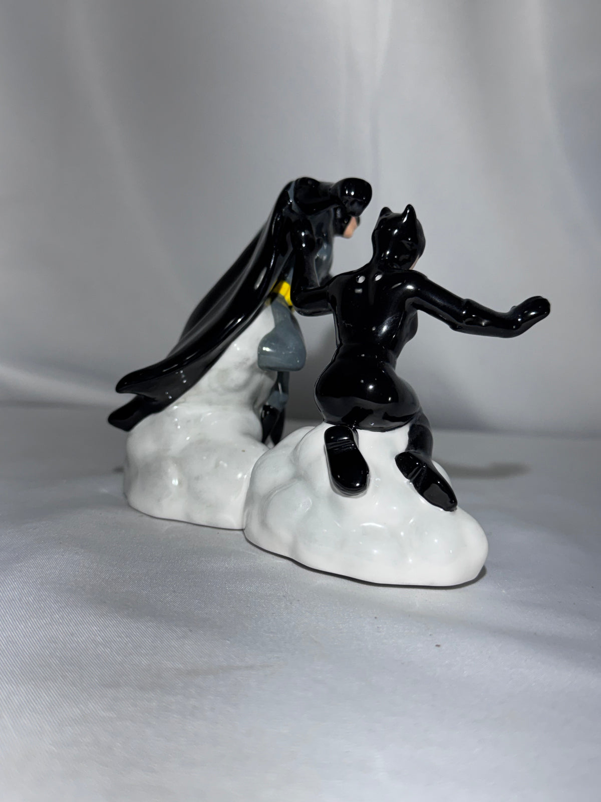 DC Comics Batman & Catwoman Magnetic Salt & Pepper Shakers – Westland Giftware #25535 – Original Box