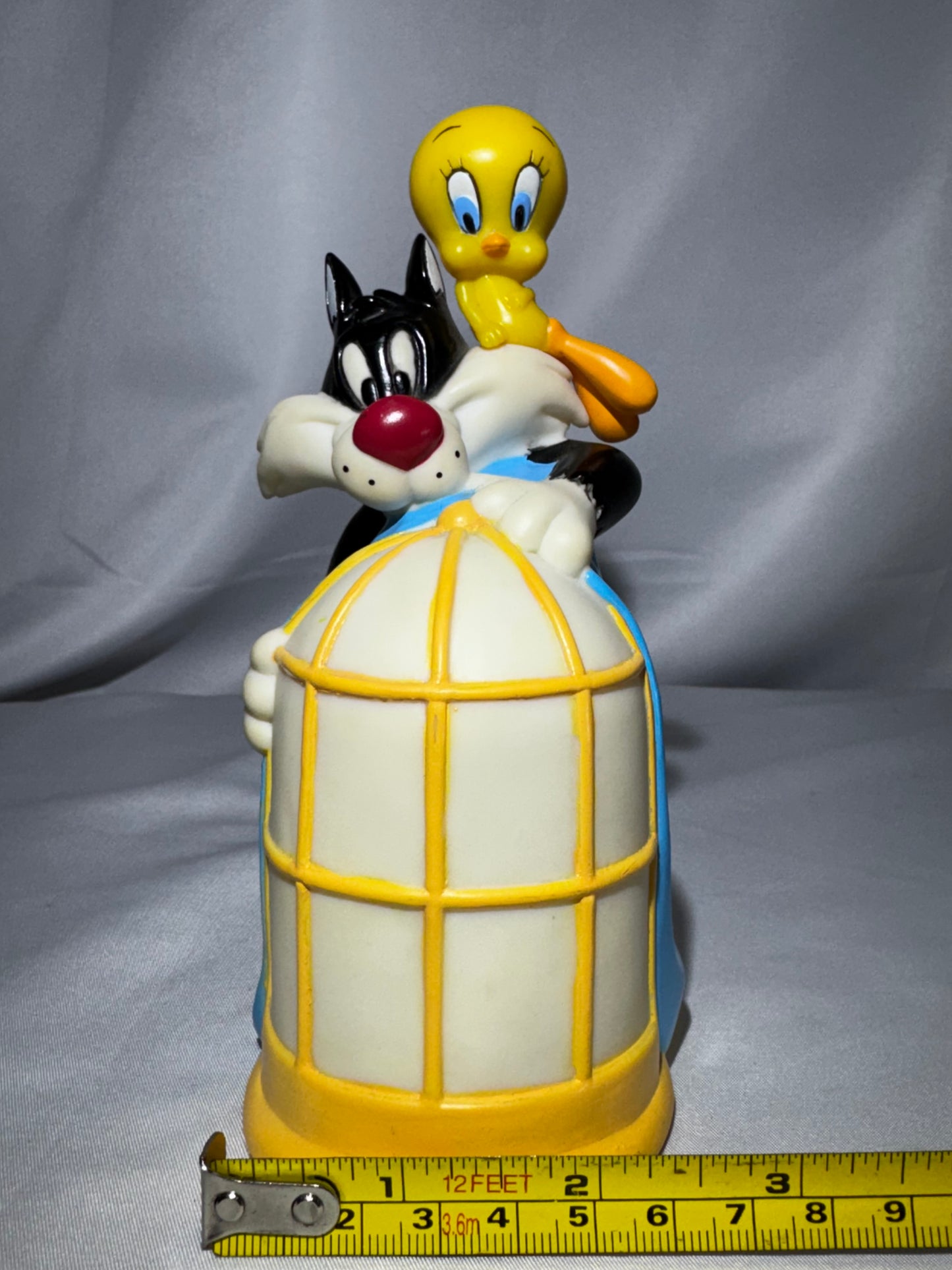 Vintage 1994 Warner Bros. Looney Tunes Sylvester & Tweety Piggy Bank