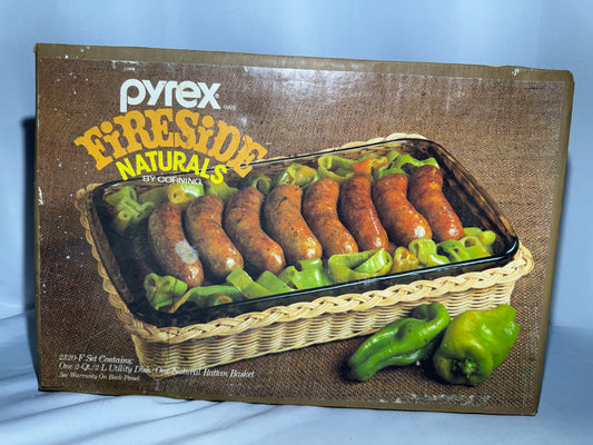 Vintage Pyrex Fireside Naturals 2320-F Amber Glass 2 Qt Baking Dish w/ Rattan Basket in Box