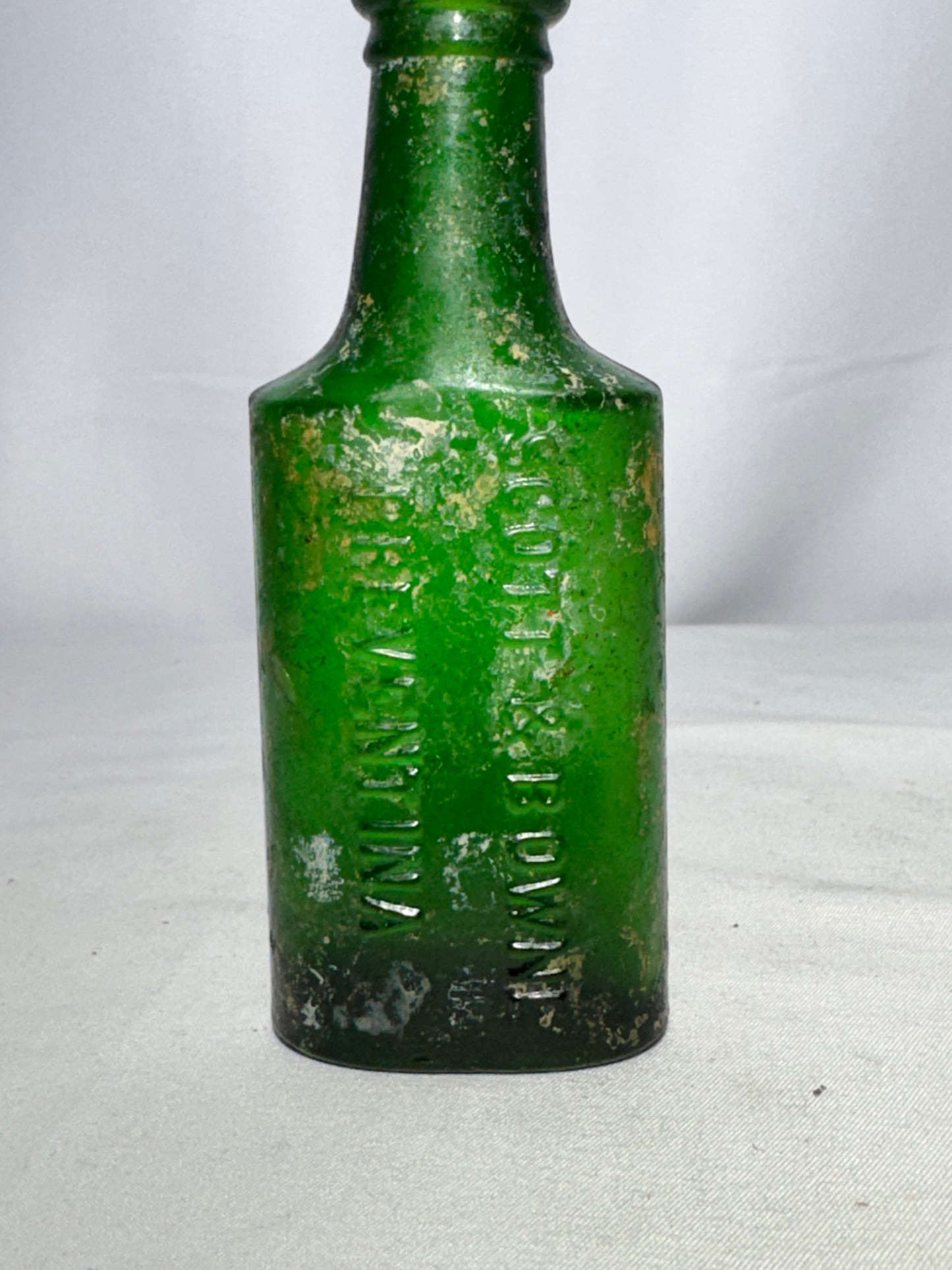 Antique SCOTT & BOWNE “PREVALTINA” Green Glass Bottle – 19th Century Medicine Bottle