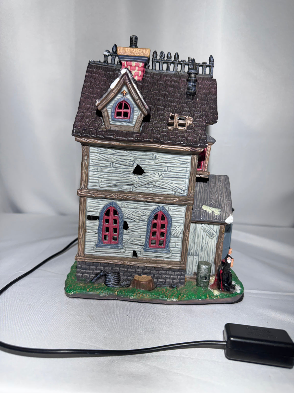 Lemax Spooky Town Boogiemen’s Hangout #65438 — Retired 2006 Halloween Village