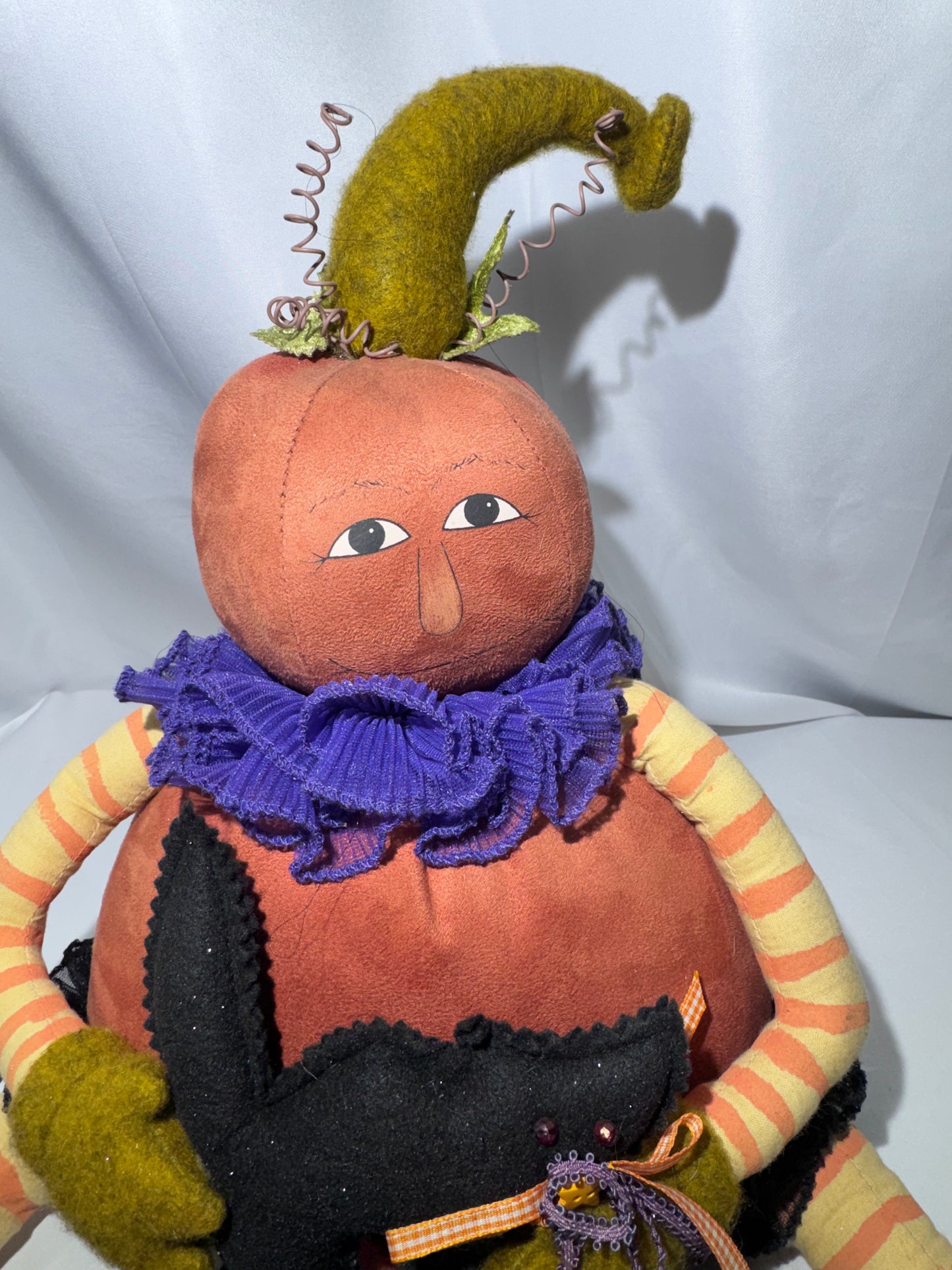 19” Primitive Folk Art Pumpkin Shelf Sitter – Halloween Décor