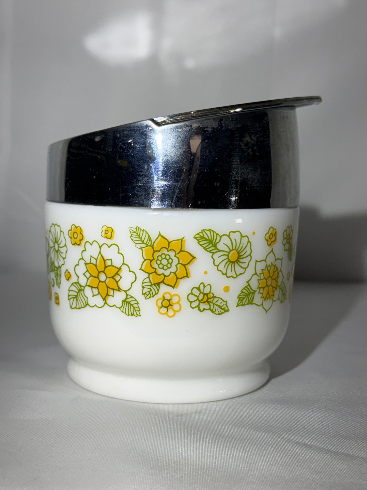 Vintage Gemco Spring Blossom Crazy Daisy Milk Glass Sugar Dispenser Chrome Lid USA