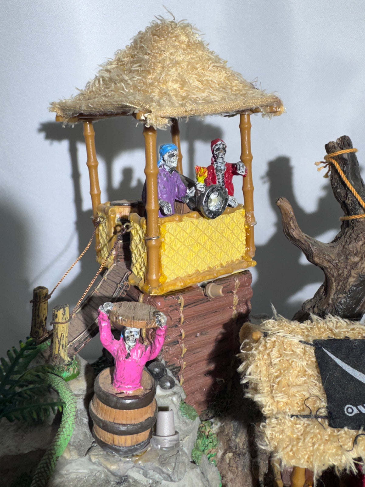 Lemax Spooky Town Pirates’ Hideout #84764 — Retired 2008 Halloween Village
