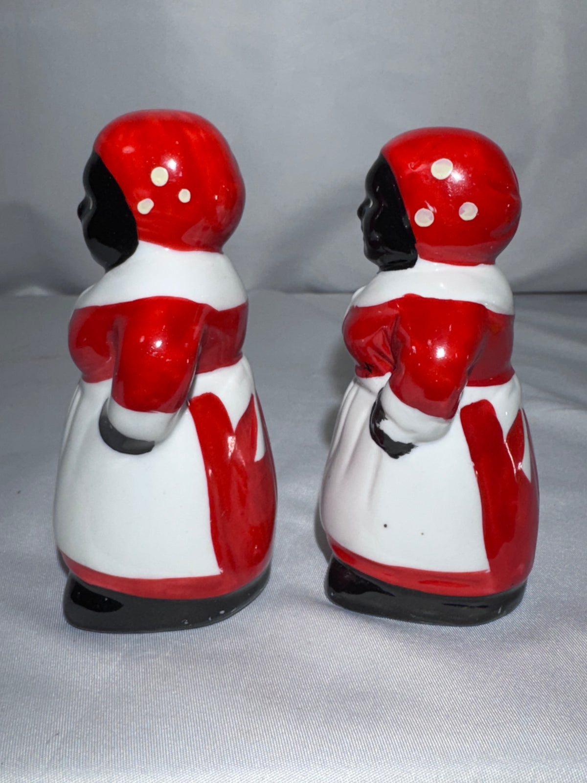 Vintage Black Americana Salt & Pepper Shakers – Hand-Painted Ceramic Figurines – Mid-Century Collectibles