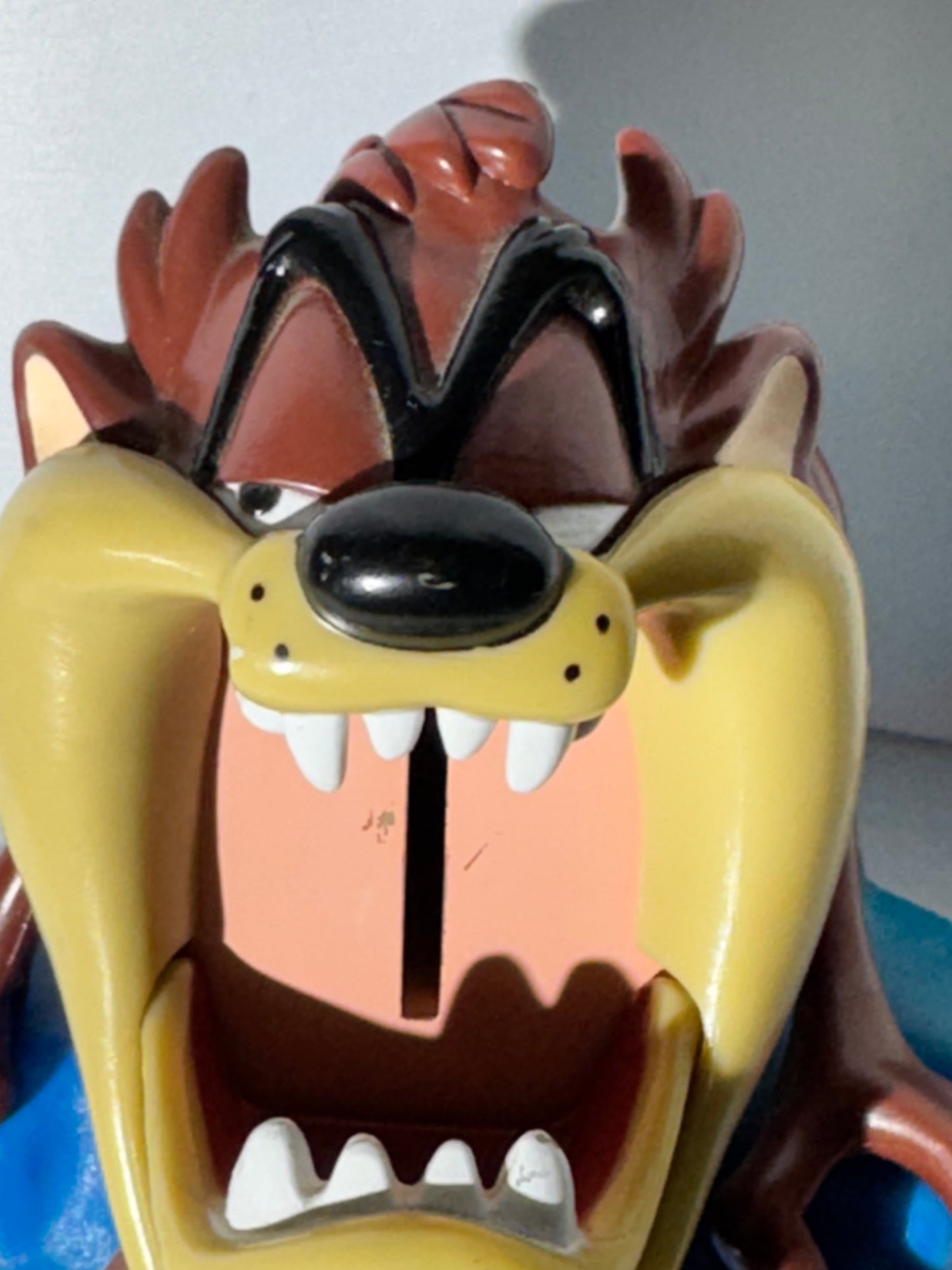 Vintage 1996 Looney Tunes Taz Talking Bank – Blue Glacier Base – Display Piece