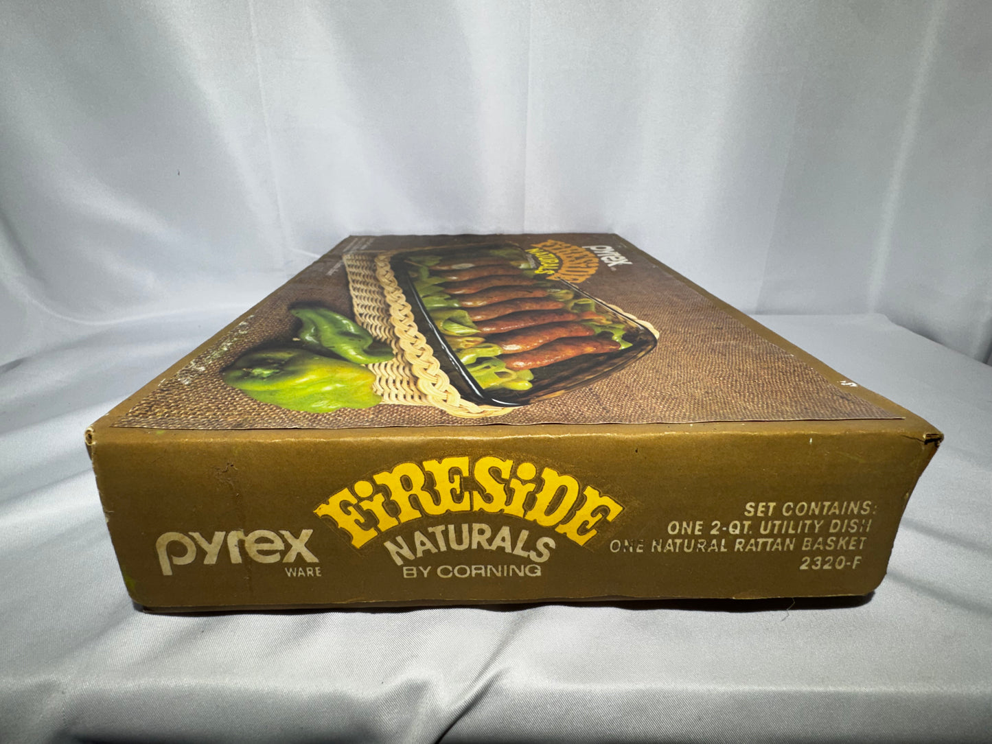 Vintage Pyrex Fireside Naturals 2320-F Amber Glass 2 Qt Baking Dish w/ Rattan Basket in Box