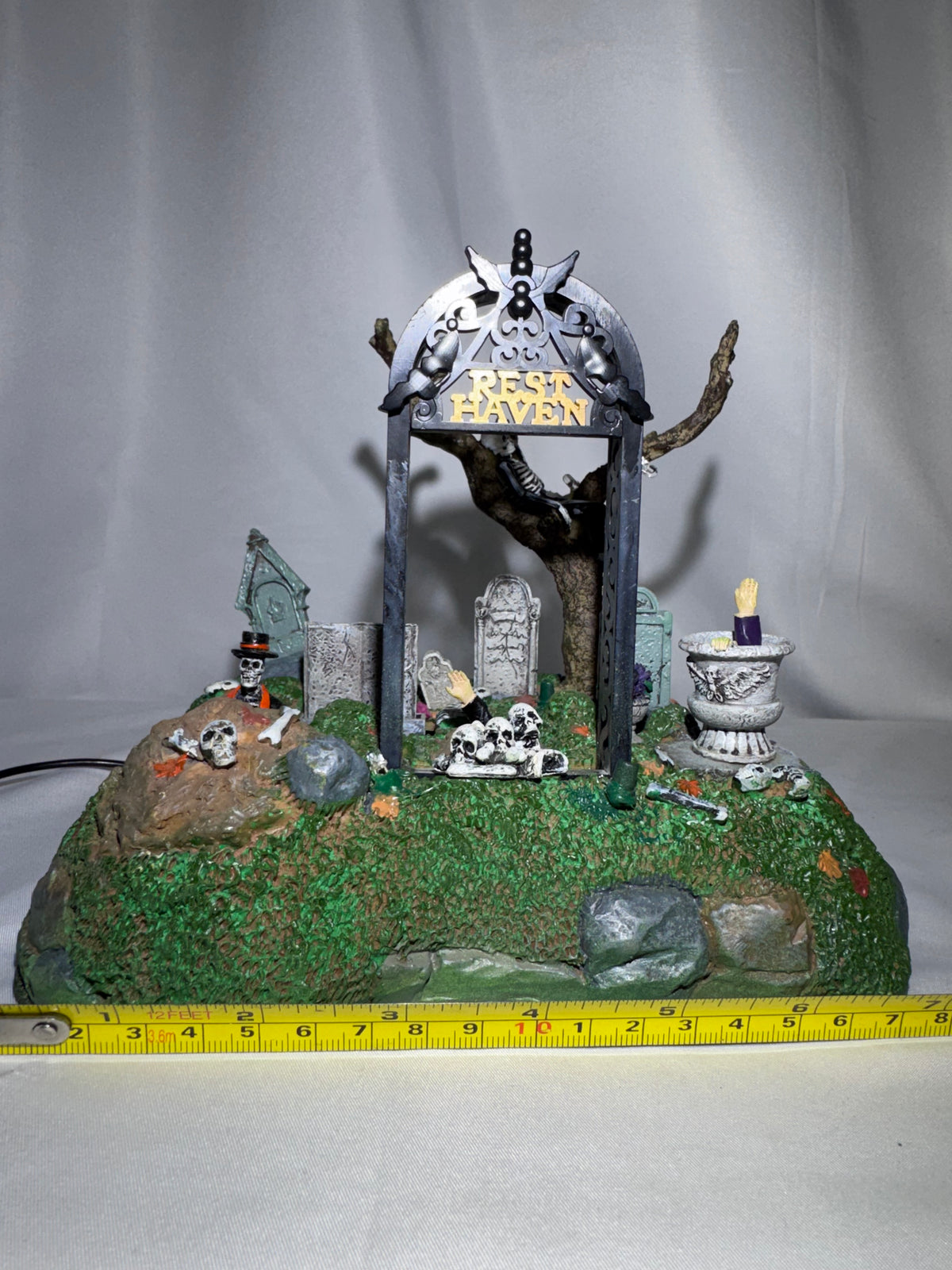 Lemax Spooky Town Restless Tombstones Animated Table Accent #74605 – 2007 – Retired