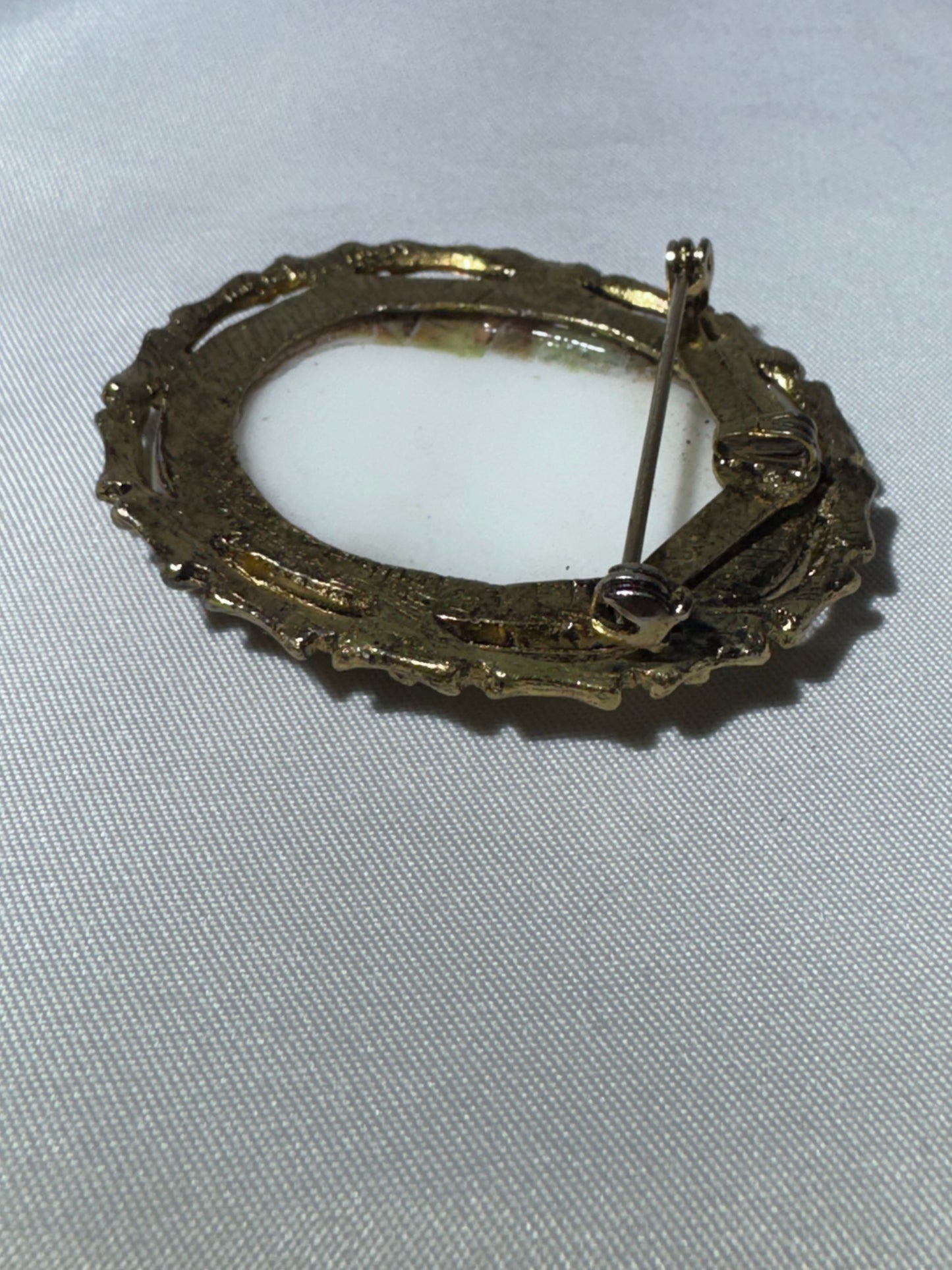 Vintage French Limoges Porcelain Miniature Brooch – Classical Mythology Scene – Ornate Gold-Tone Frame
