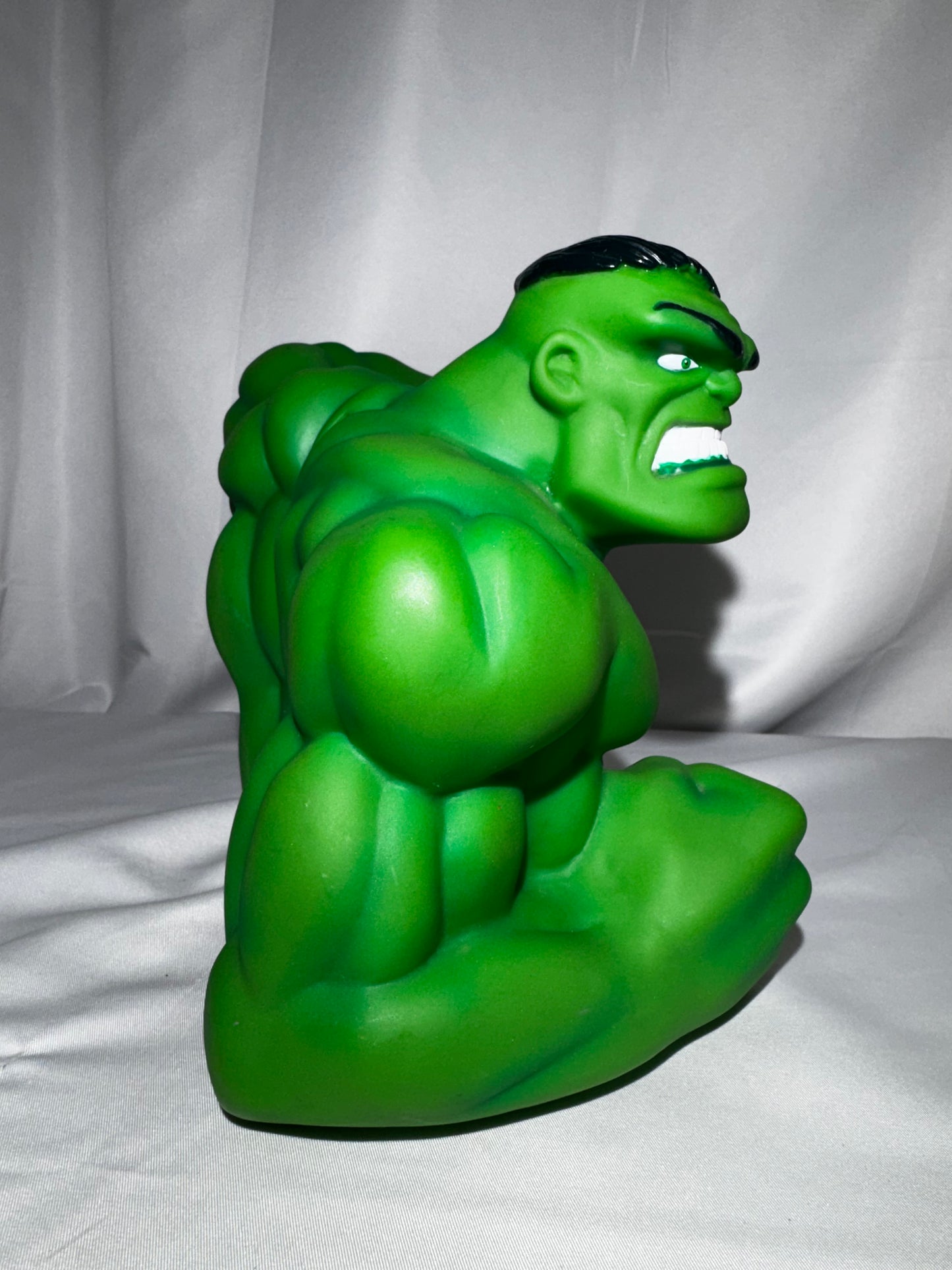 Vintage 1999 Marvel Incredible Hulk PVC Bust Piggy Bank 7.5” Plastic Comic Collectible