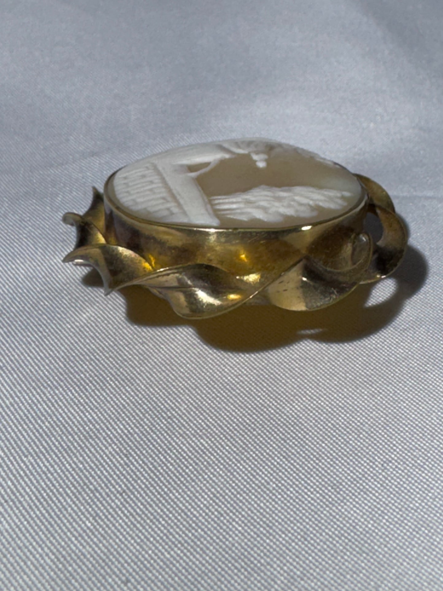 Antique/Vintage Victorian-Style Carved Shell Cameo Brooch – Rebecca at the Well – Gold-Tone Frame