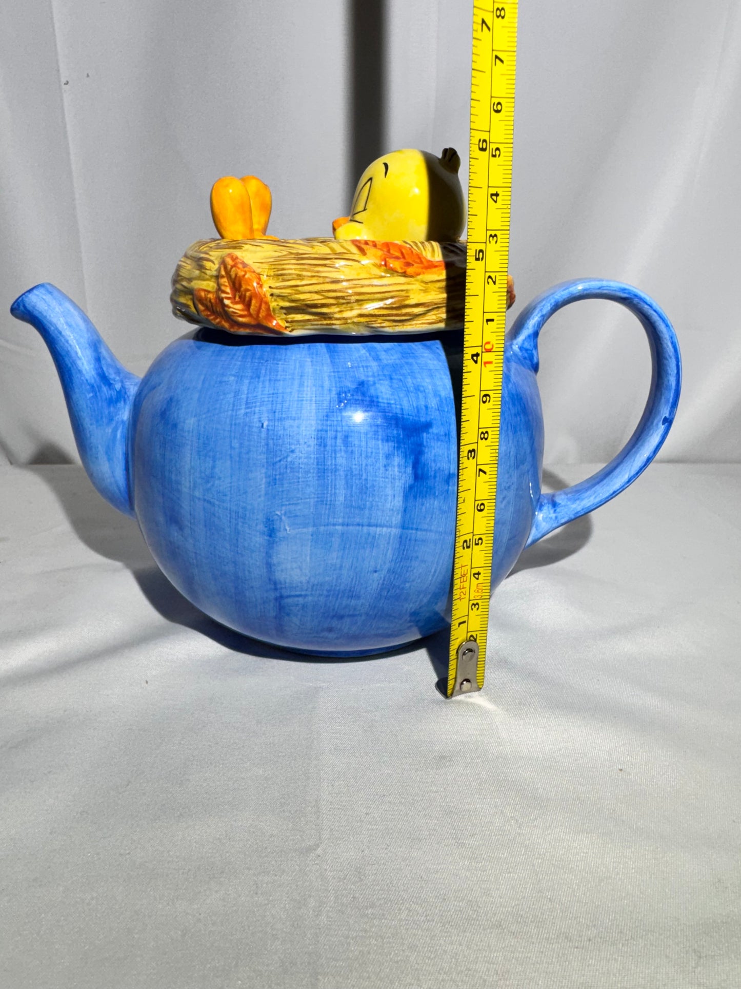 Looney Tunes Tweety Bird Teapot – Warner Bros. 1998 – No Chips or Cracks
