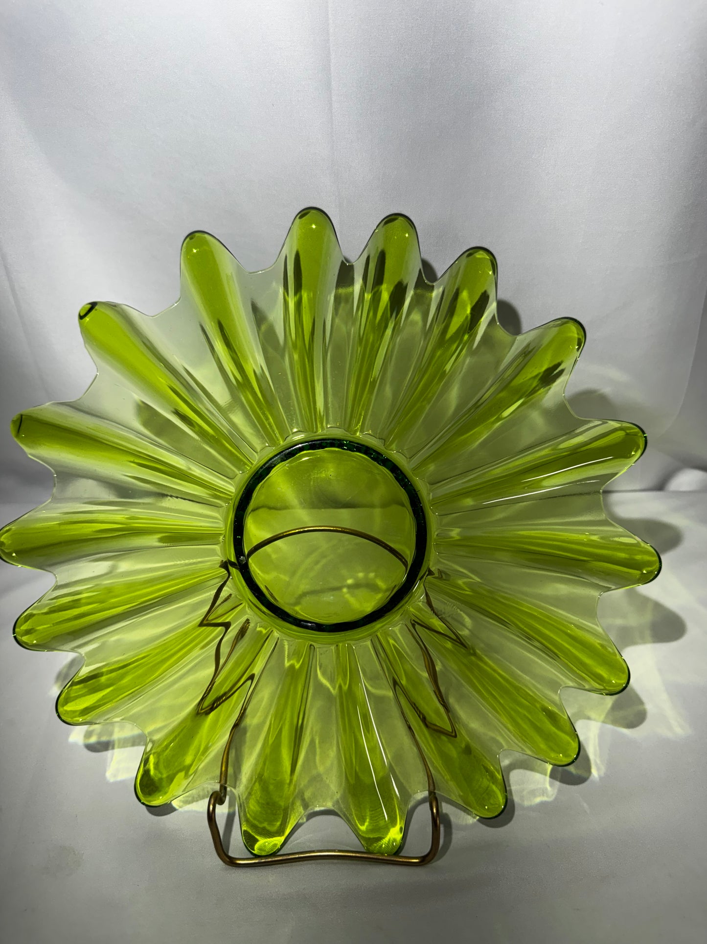Vintage Federal Glass Celestial Limelight Green Starburst Serving Bowl