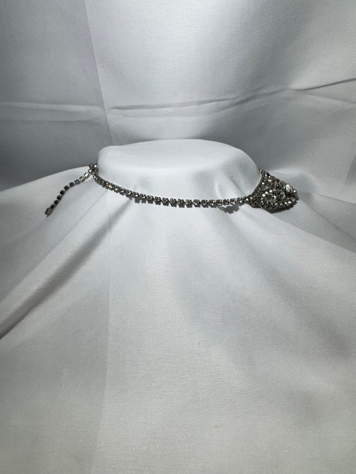 Vintage Clear Rhinestone Choker Necklace – Silver Tone – Elegant Sparkle – 16” Adjustable- Women’s jewelry