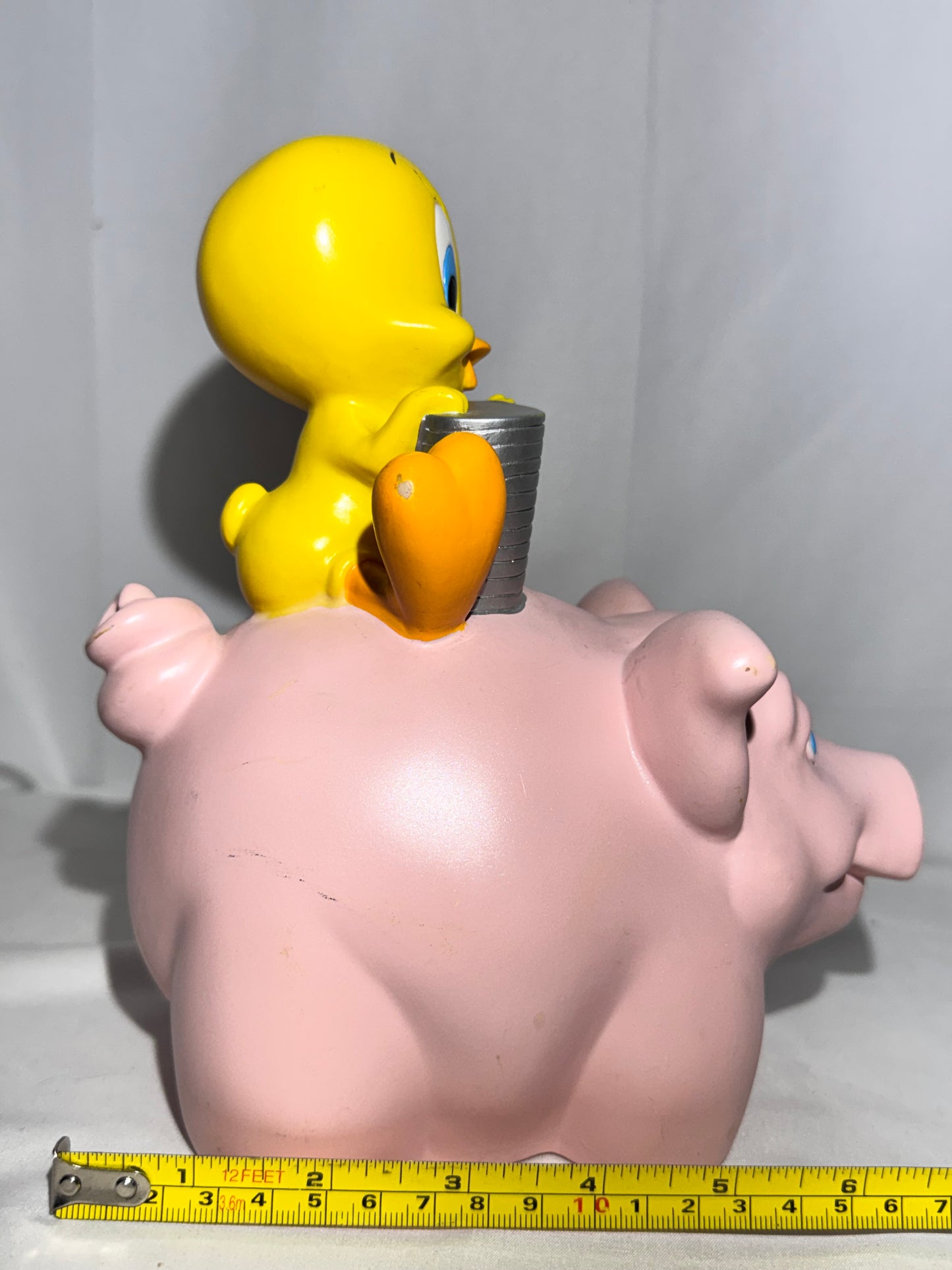 vintage 2000 Warner Brothers Looney Tunes Tweety Bird on pink pig piggy bank